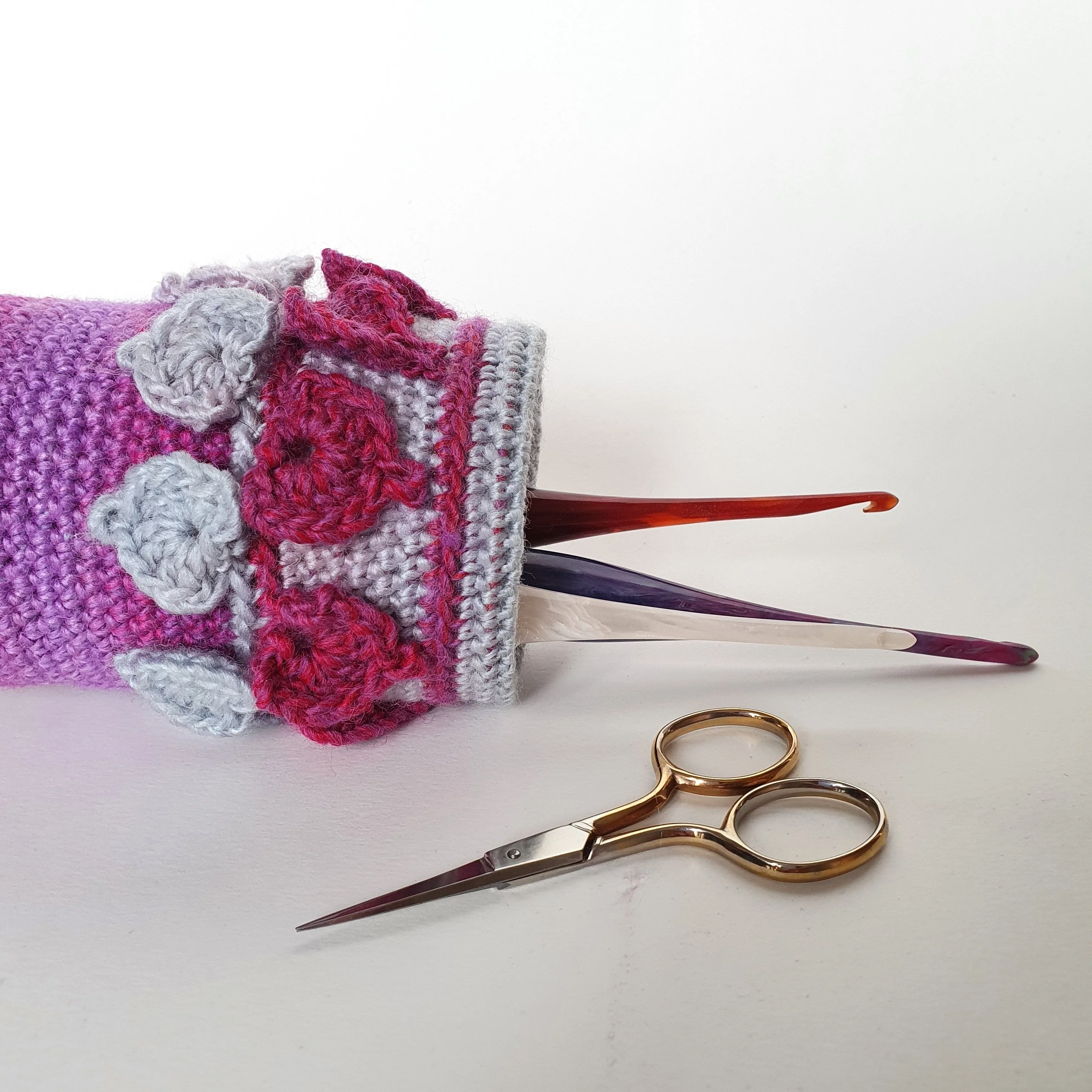 1062-spring-petal-hook-holder-1.webp