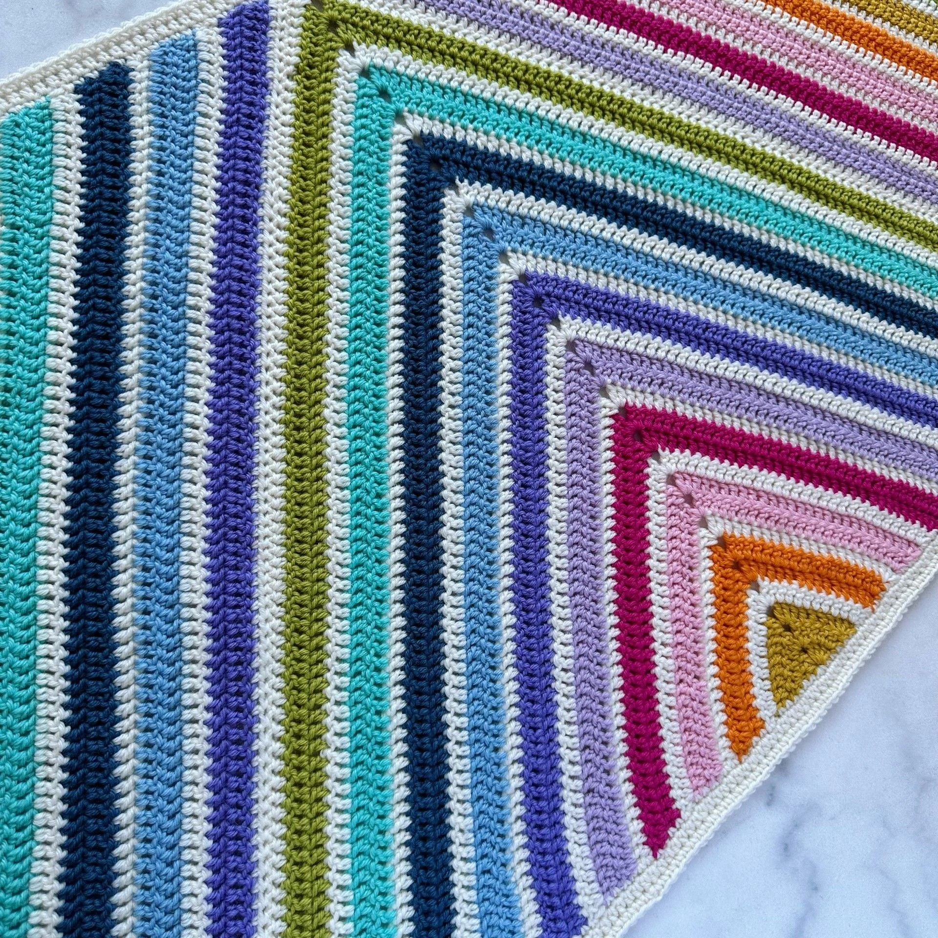 10884-rainbow-peaks-wrap-1.webp