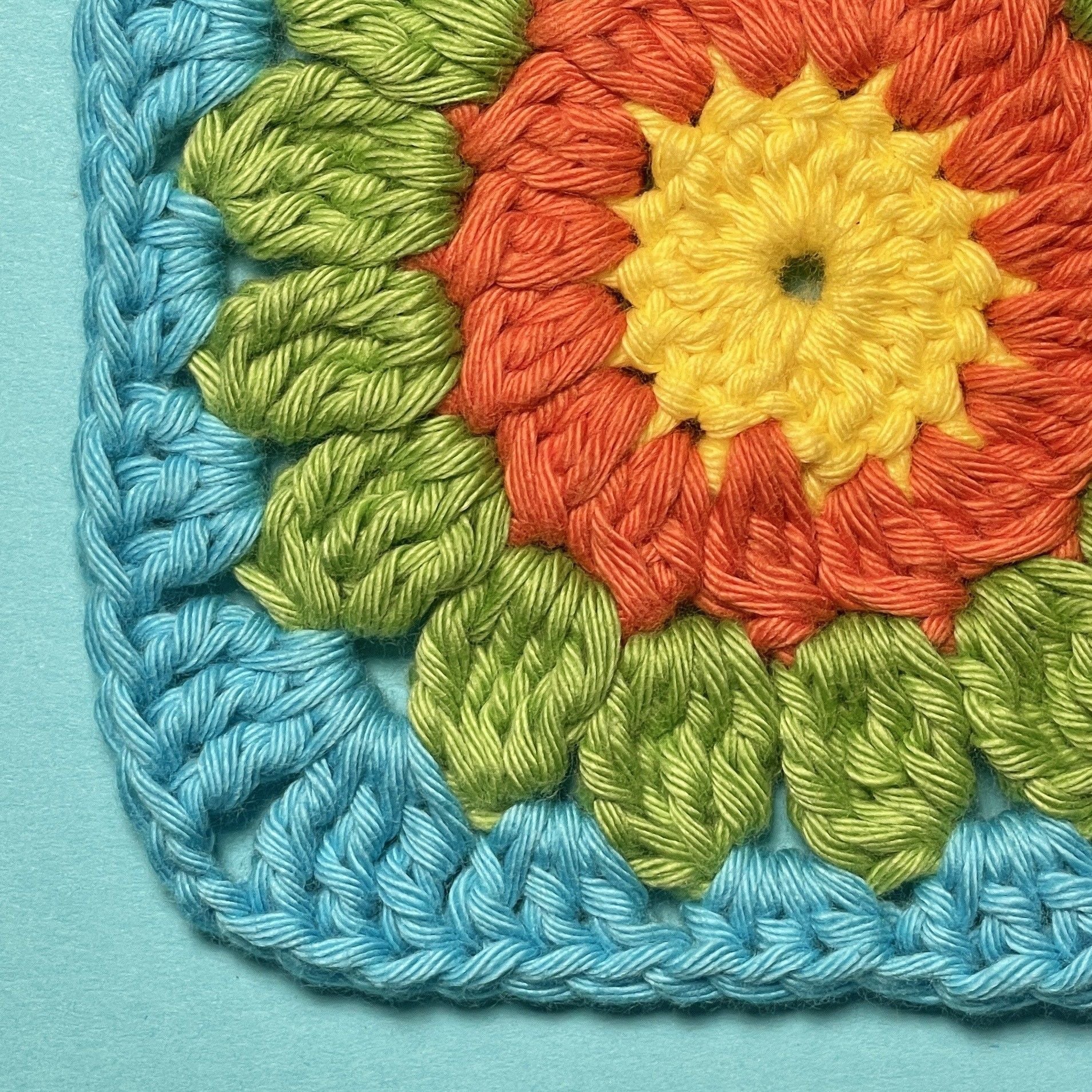 1091-hobbii-granny-square-sunflower-1.webp