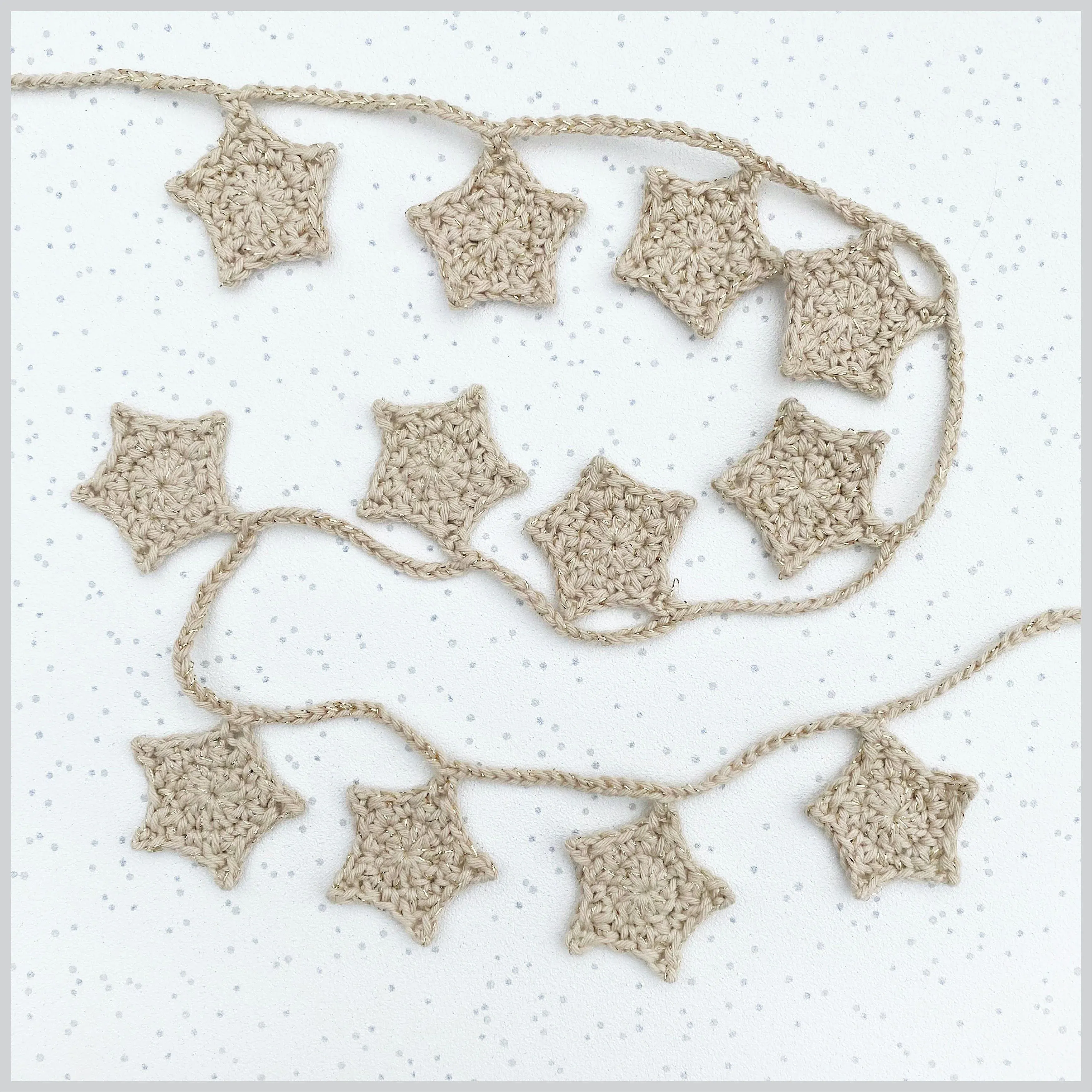 11315-loopy-star-garland-1.webp