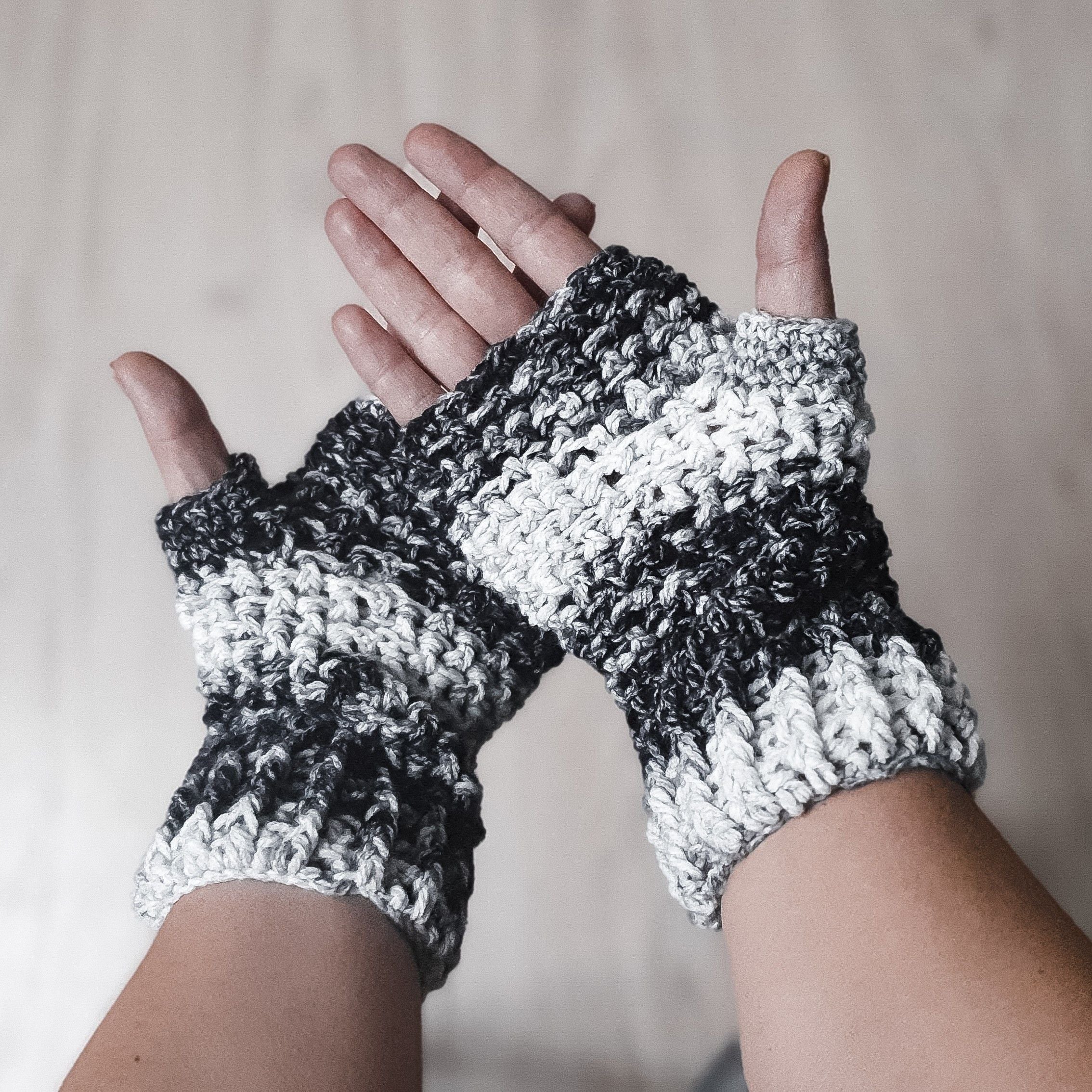 1134-salt-and-pepper-fingerless-gloves-1.jpg