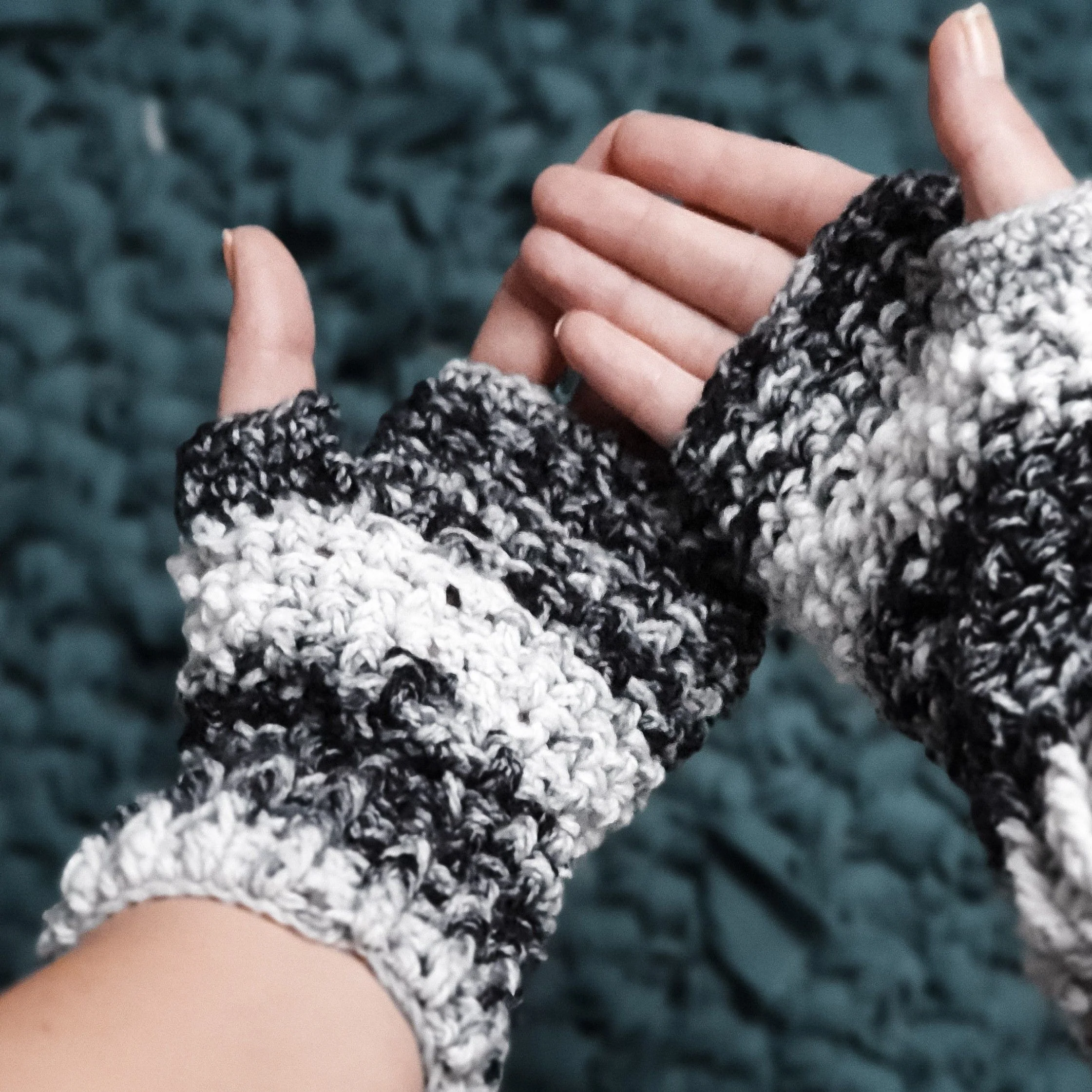 1134-salt-and-pepper-fingerless-gloves-1.jpg