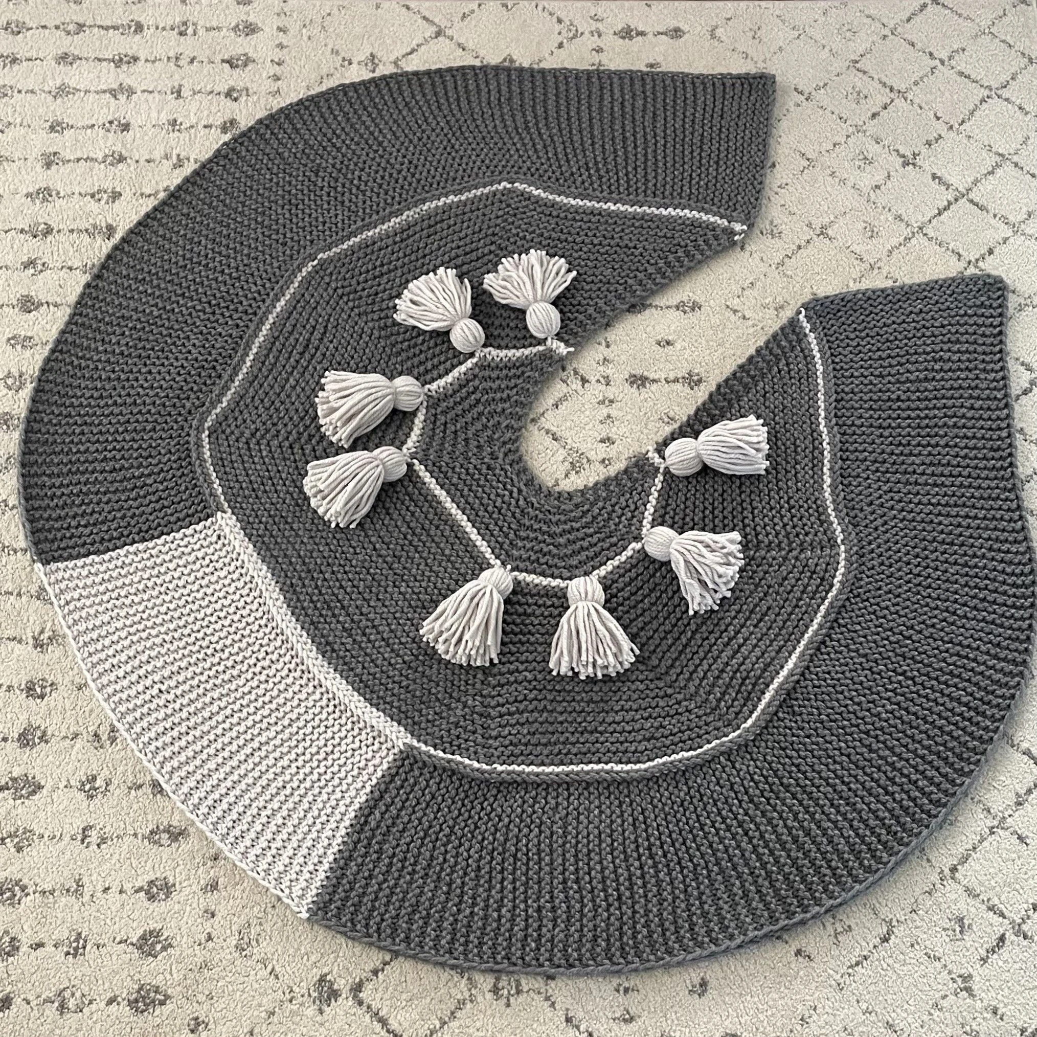 Festive Tassels - Christmas Tree Skirt