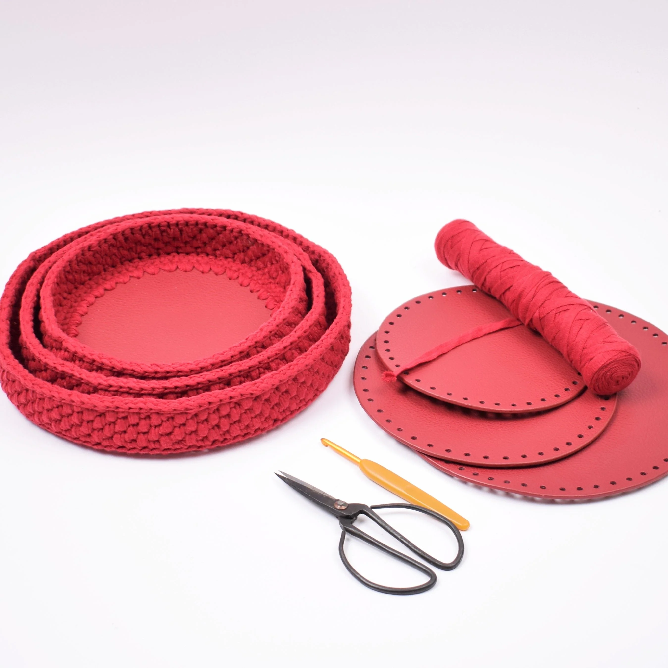 11382-decoration-trays-with-round-leather-base-christmas-1.webp