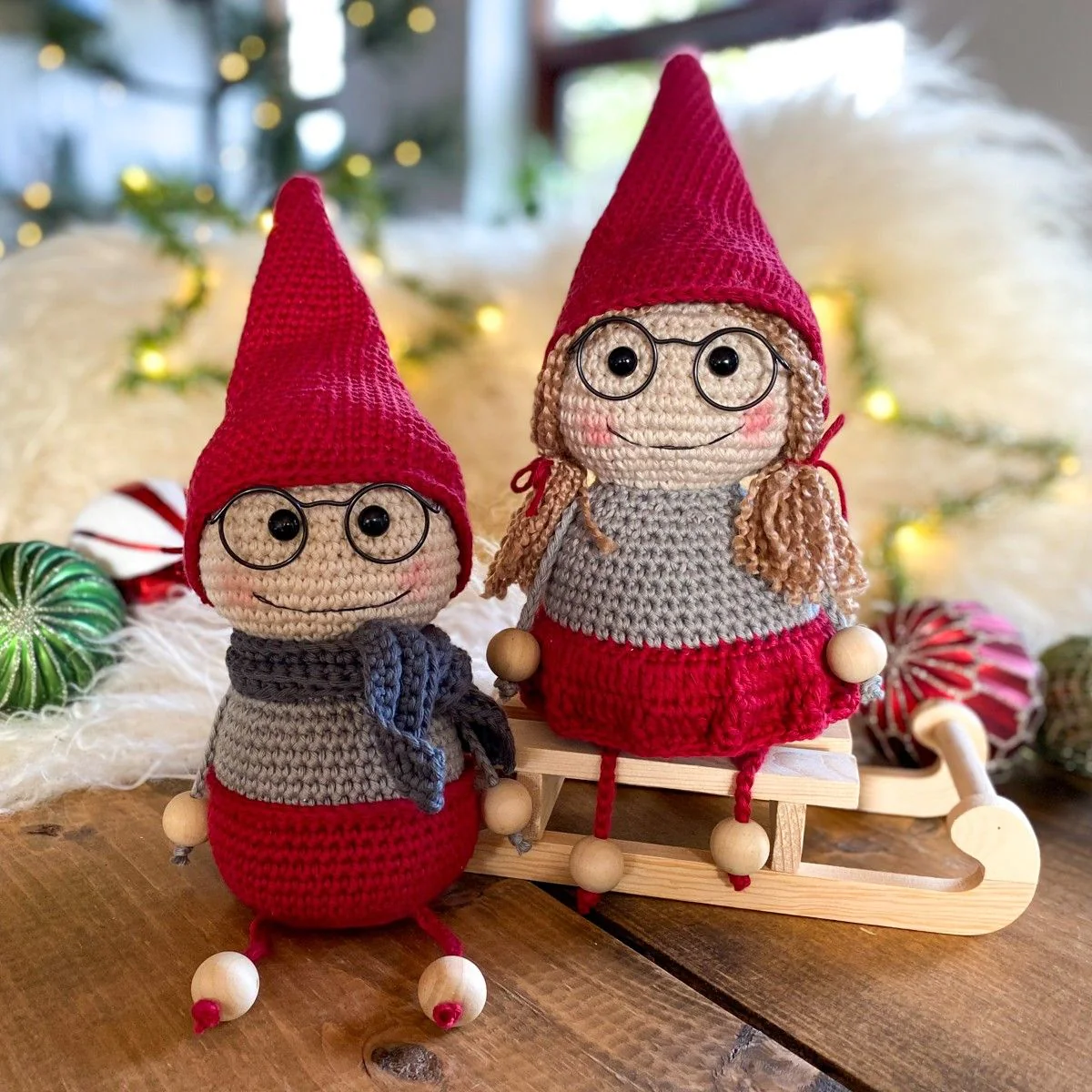11383-the-elves-kvist-and-maise-1.webp