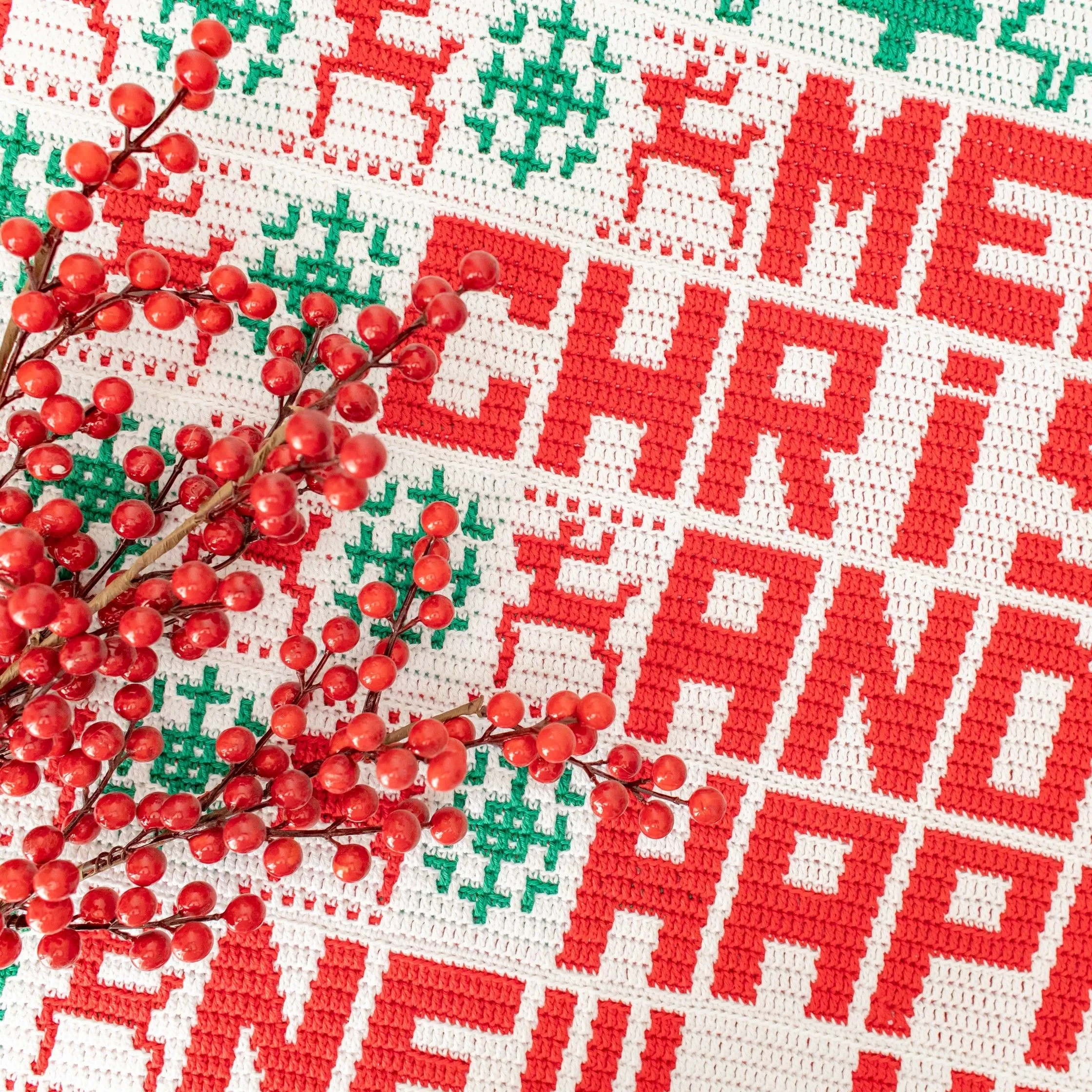 11398-santa-s-letter-set-table-runner-1.webp