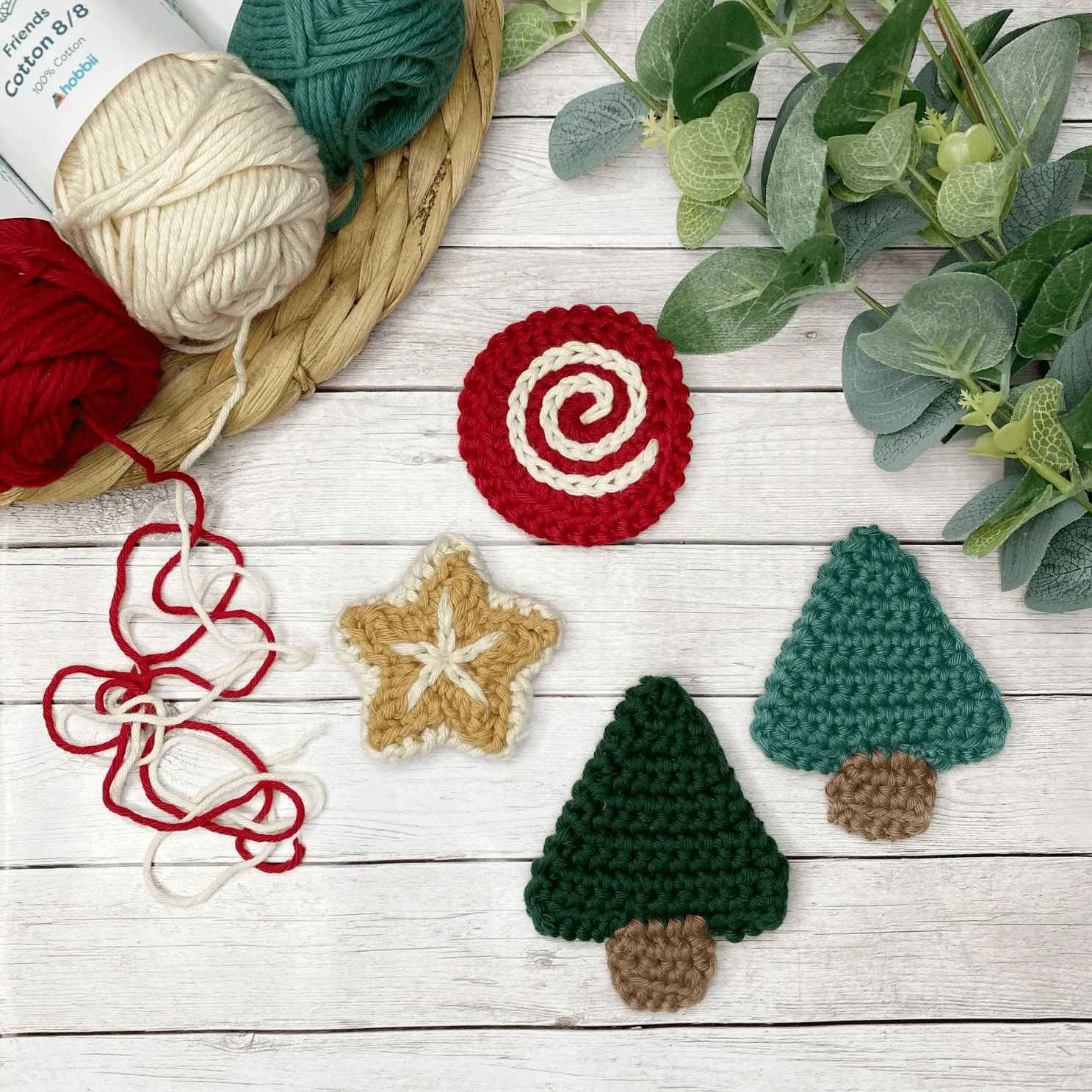 11404-candyland-christmas-garland-1.webp