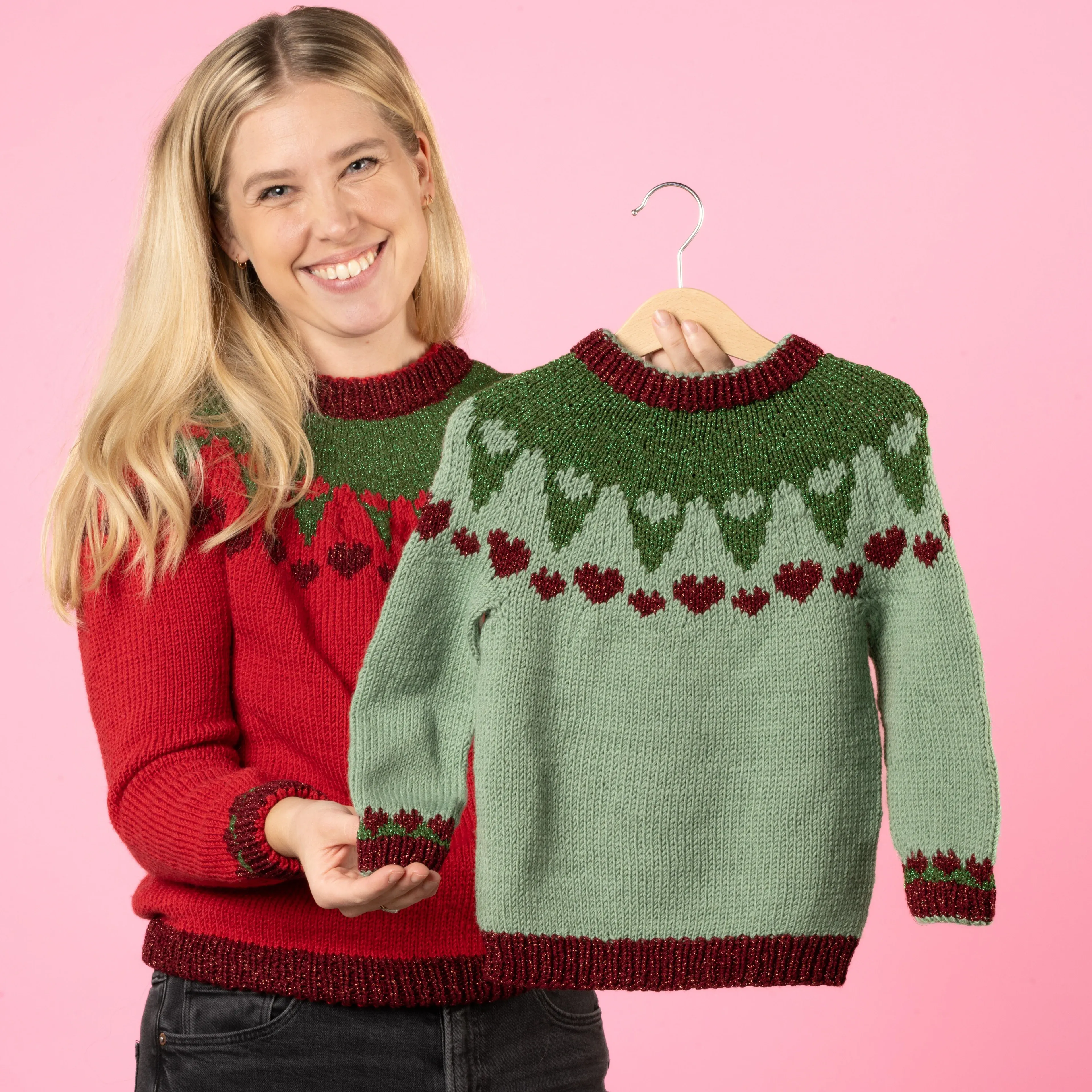11479-xmashearts-sweater-1.webp