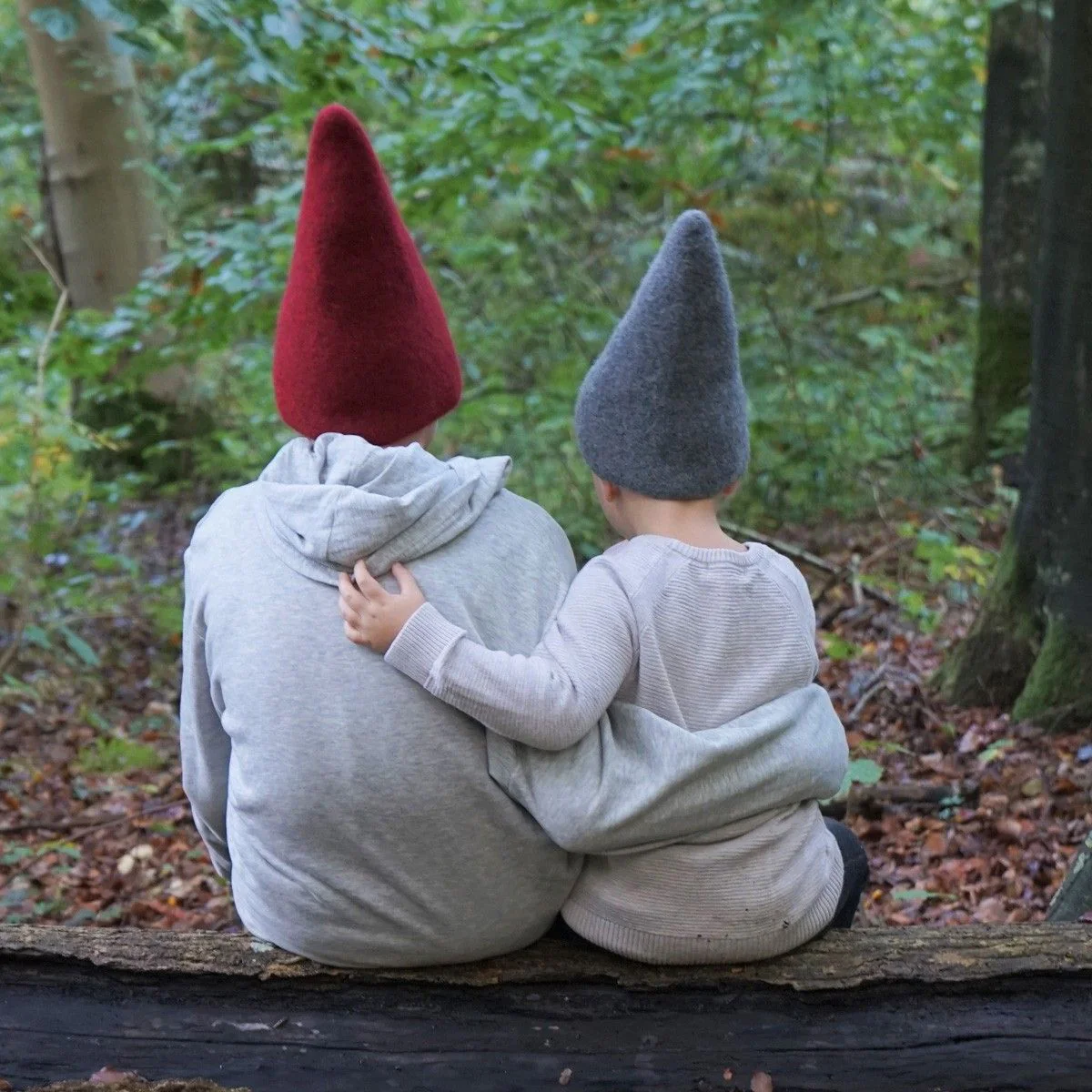 11487-puk-felted-gnome-hat-1.webp