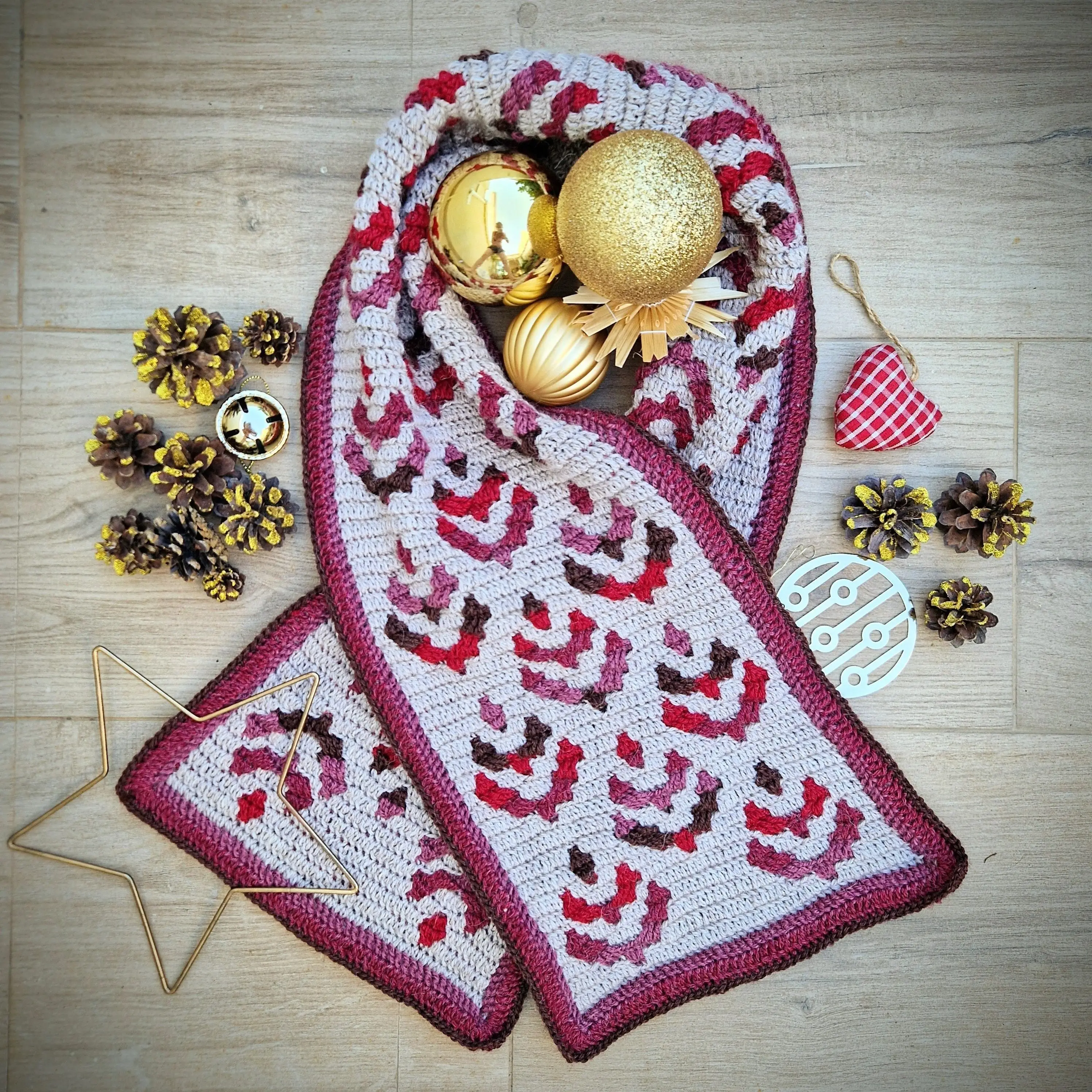 11528-christmastea-scarf-1.webp