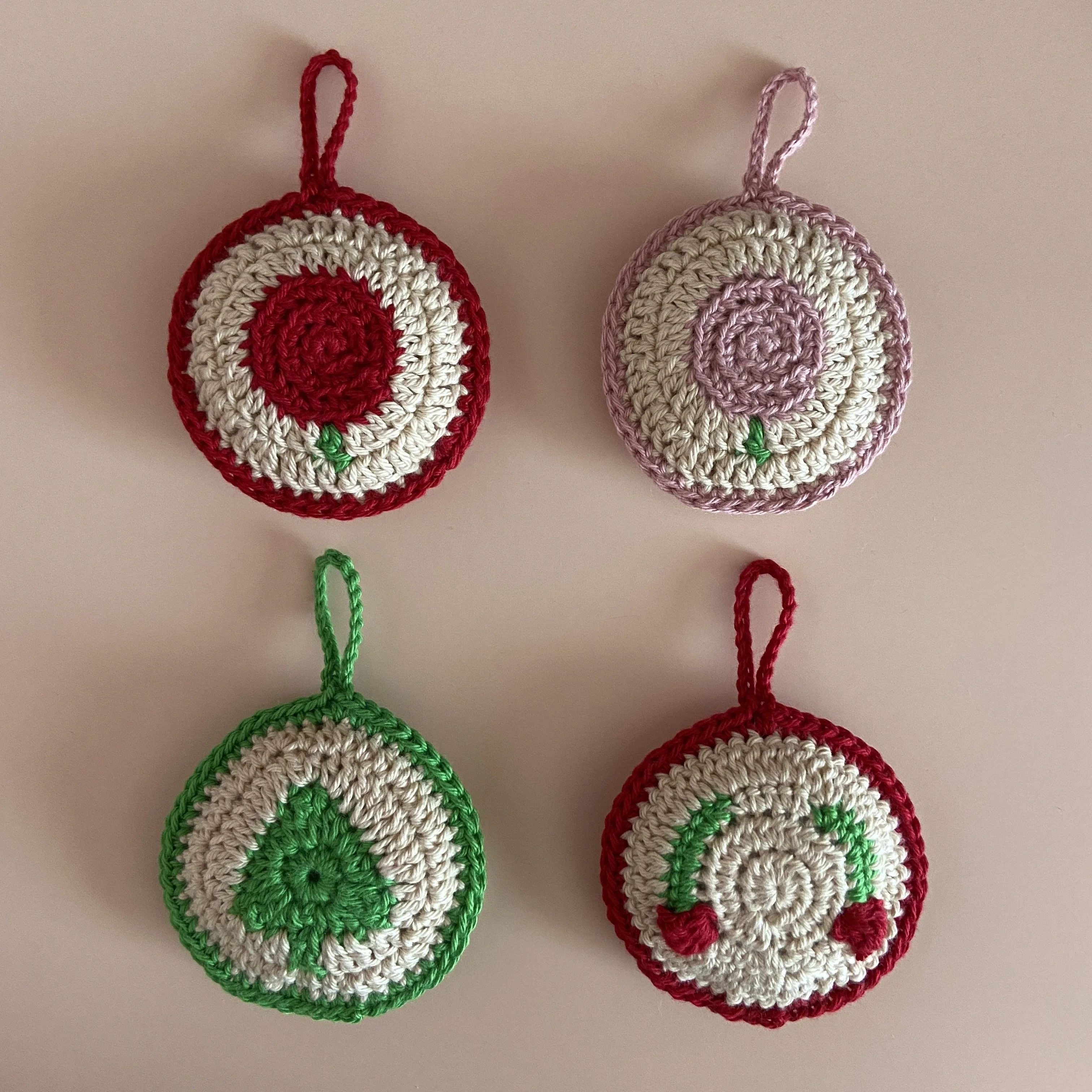 11541-picture-ornament-1.webp