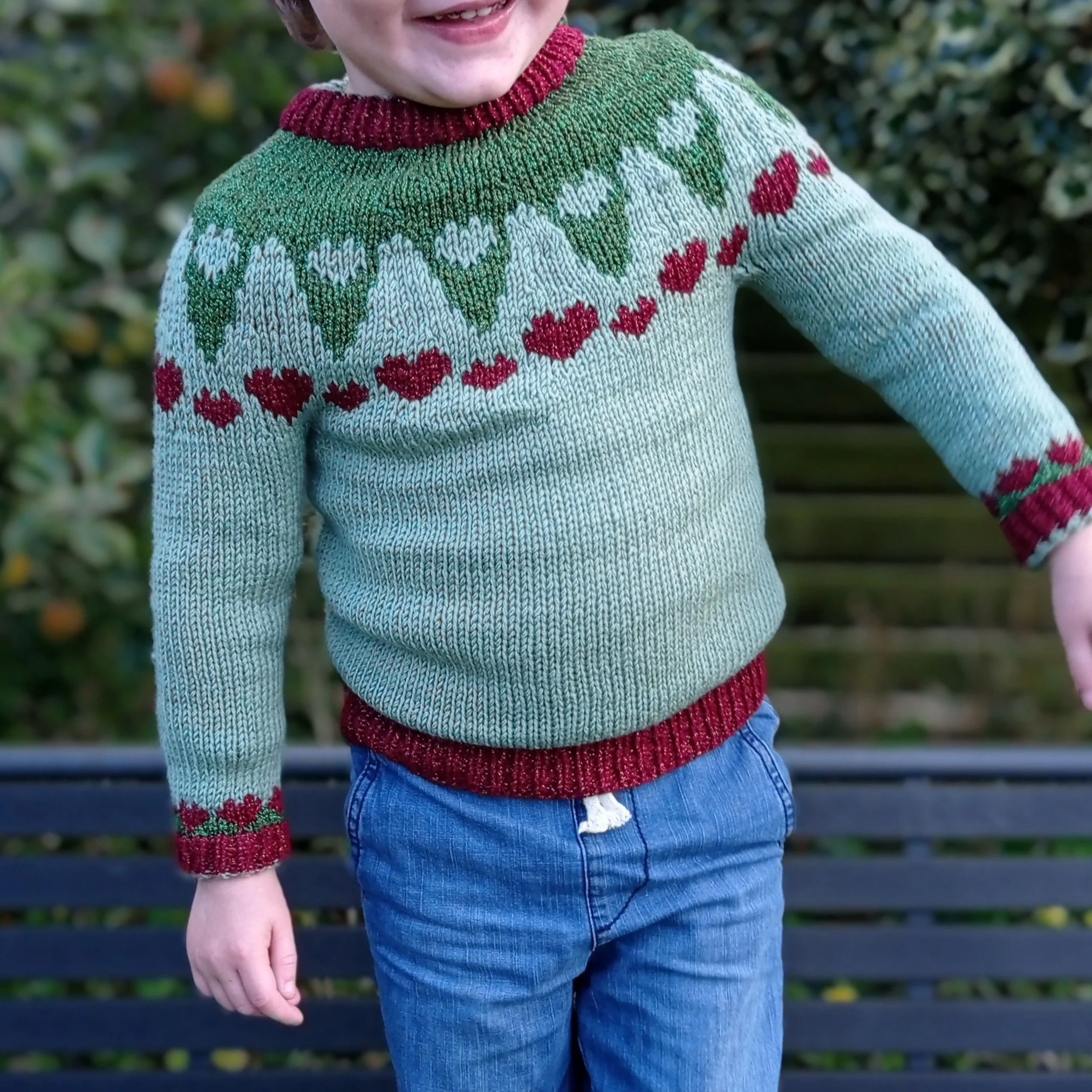 XmasHearts - Childrenâs Sweater