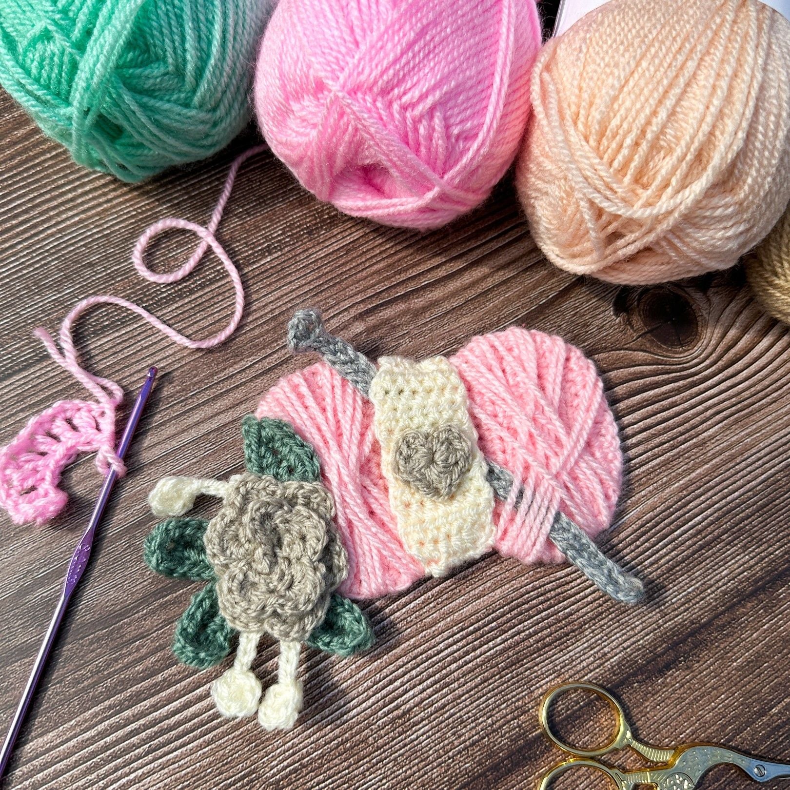 1171-yarn-ball-and-hook-applique-1.jpg