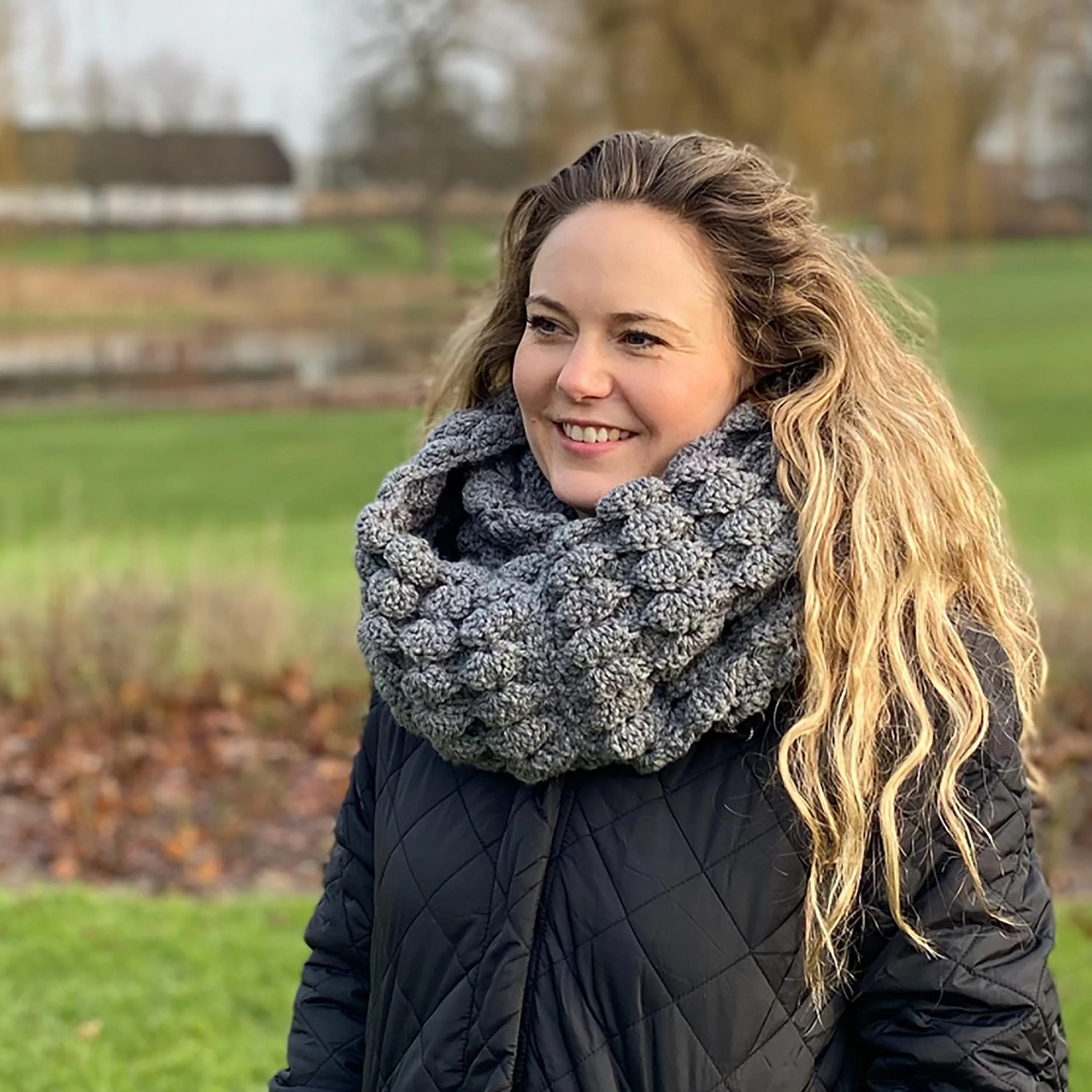 1172-deep-waves-tube-scarf-1.webp