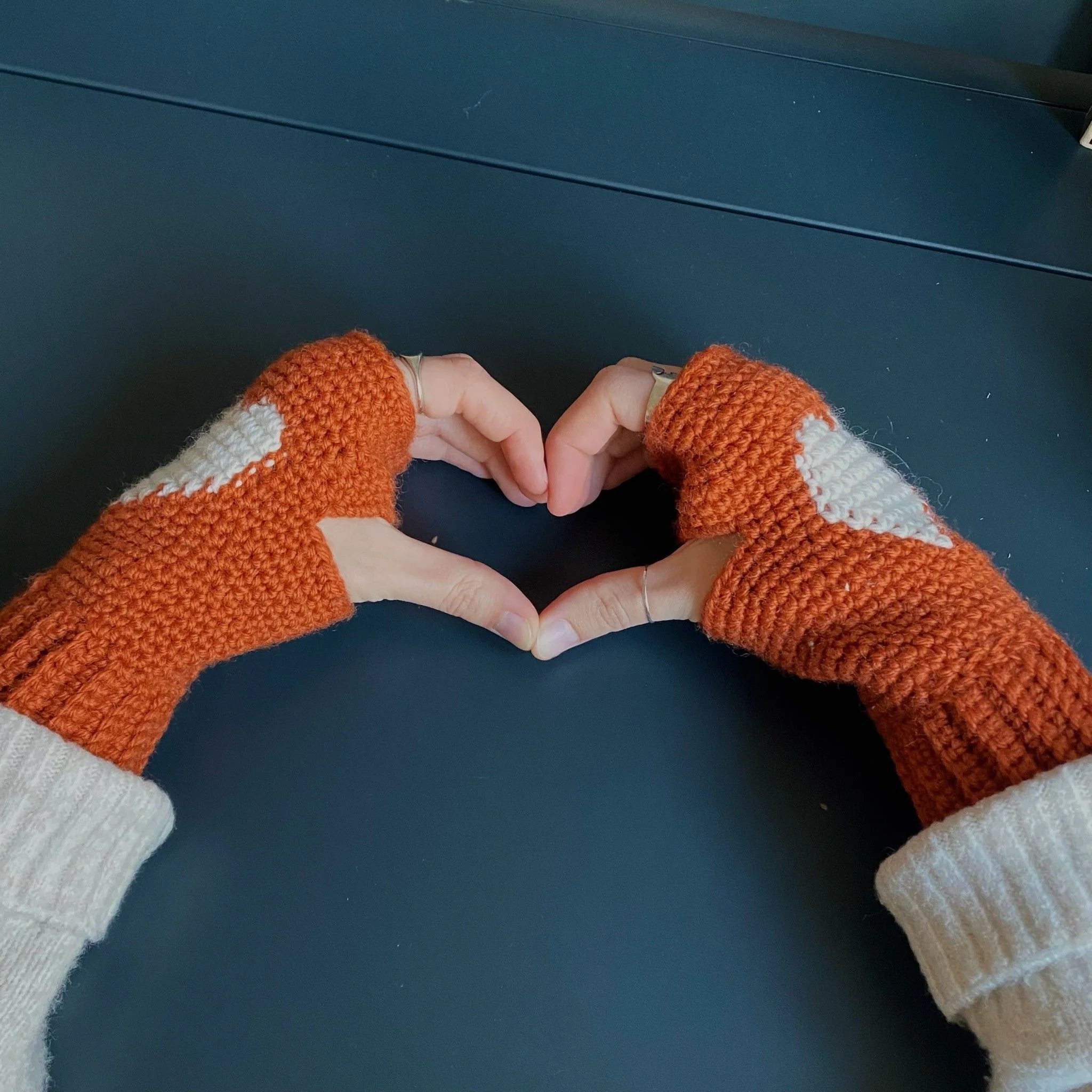 Heart Warmers - Fingerless gloves