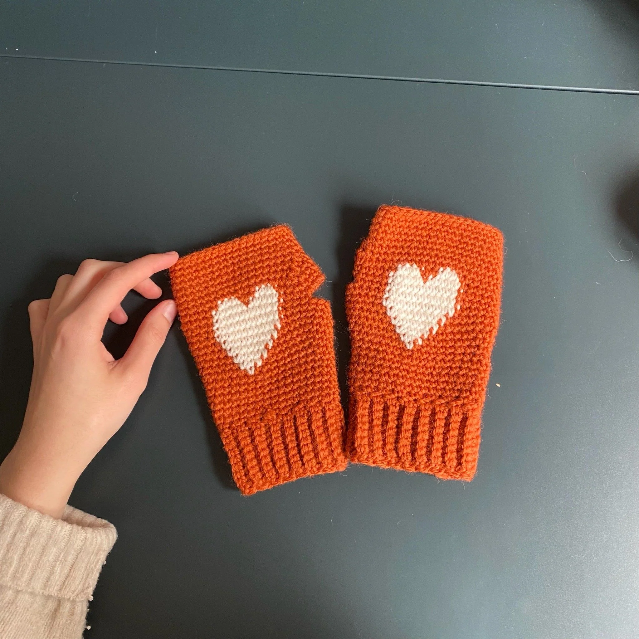 1173-heart-warmers-fingerless-gloves-1.webp
