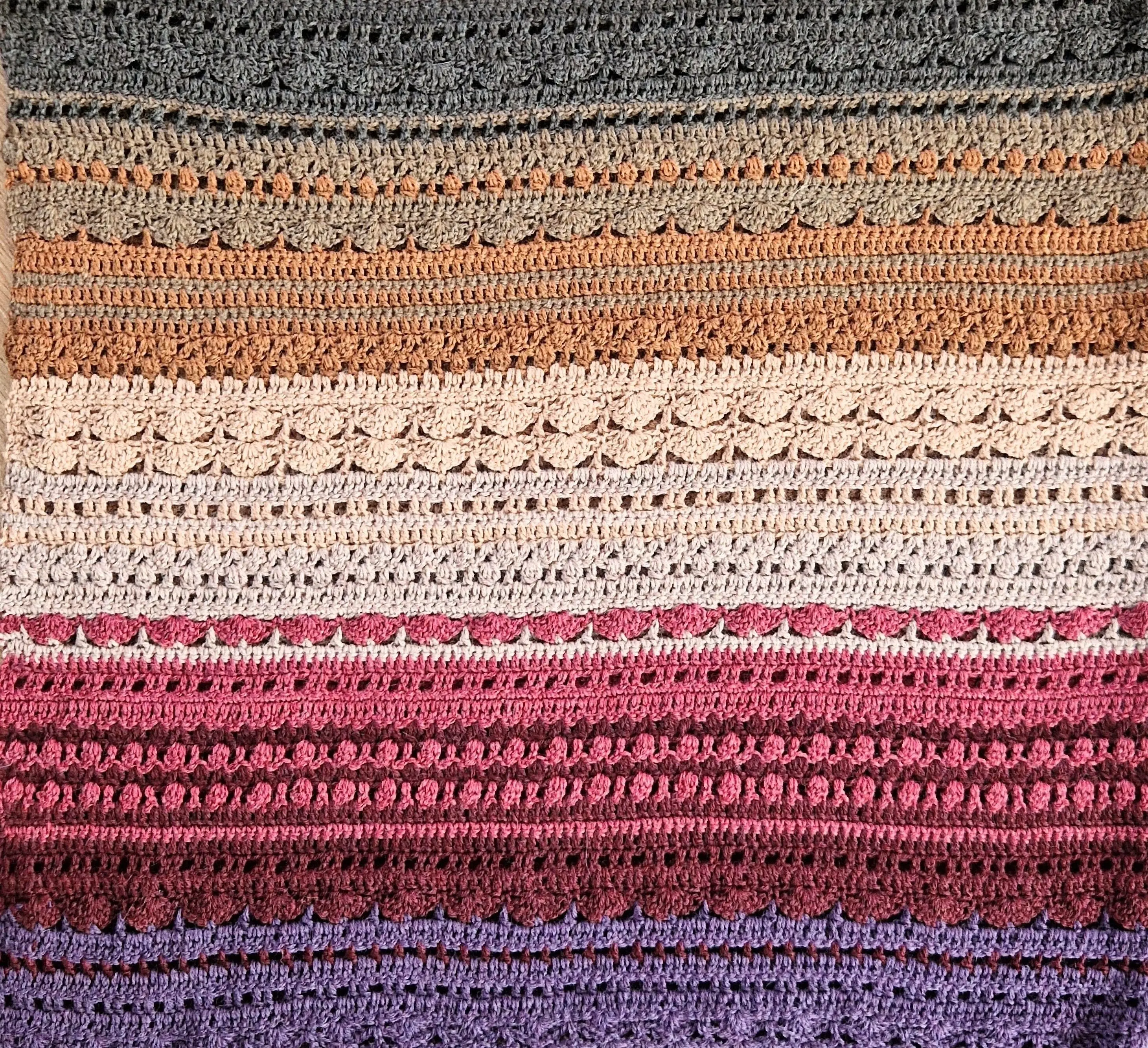 12295-yakbuttertea-poncho-1.webp