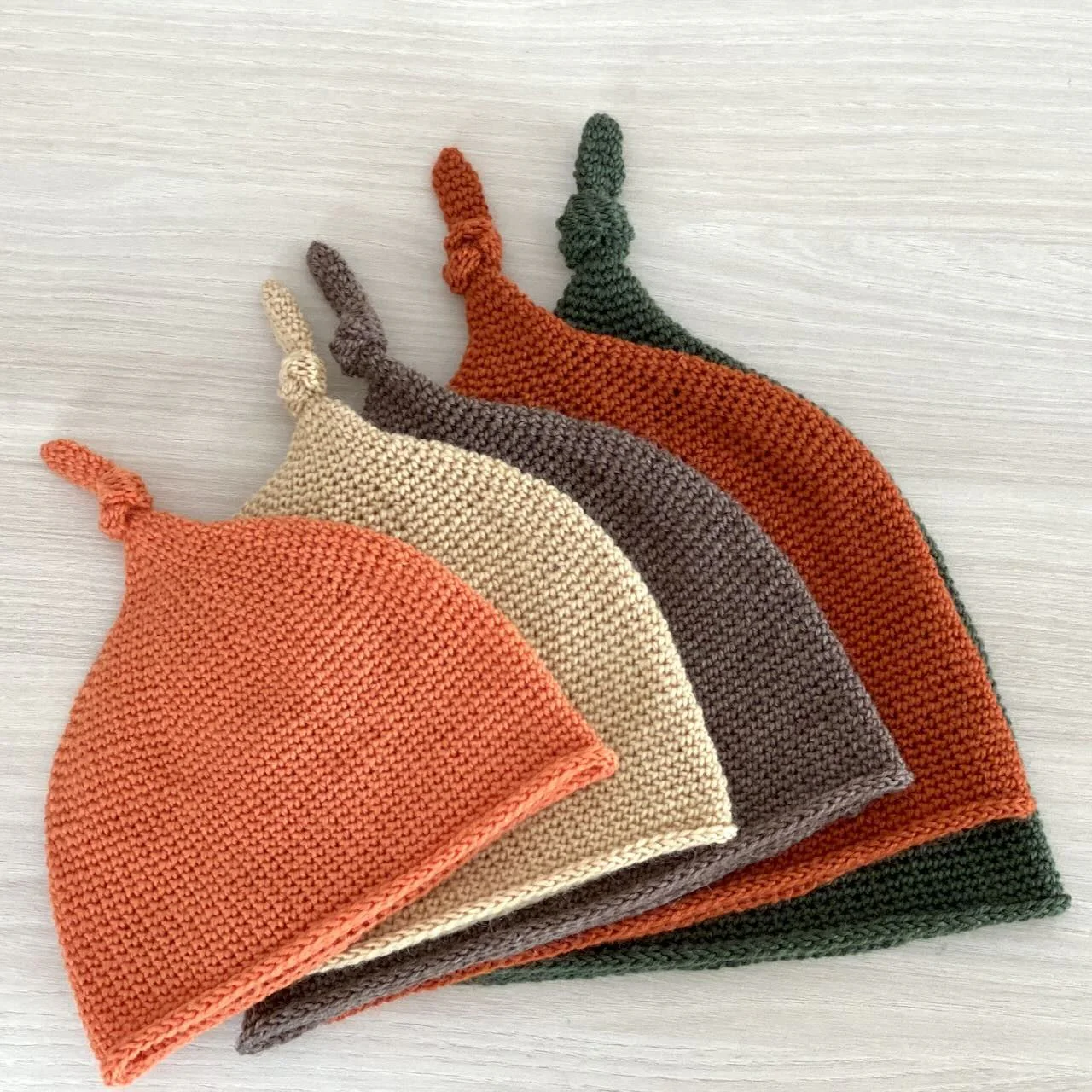 Baby hat with knot