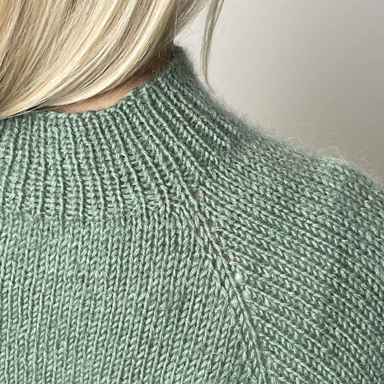 12689-sandy-sweater-1.webp