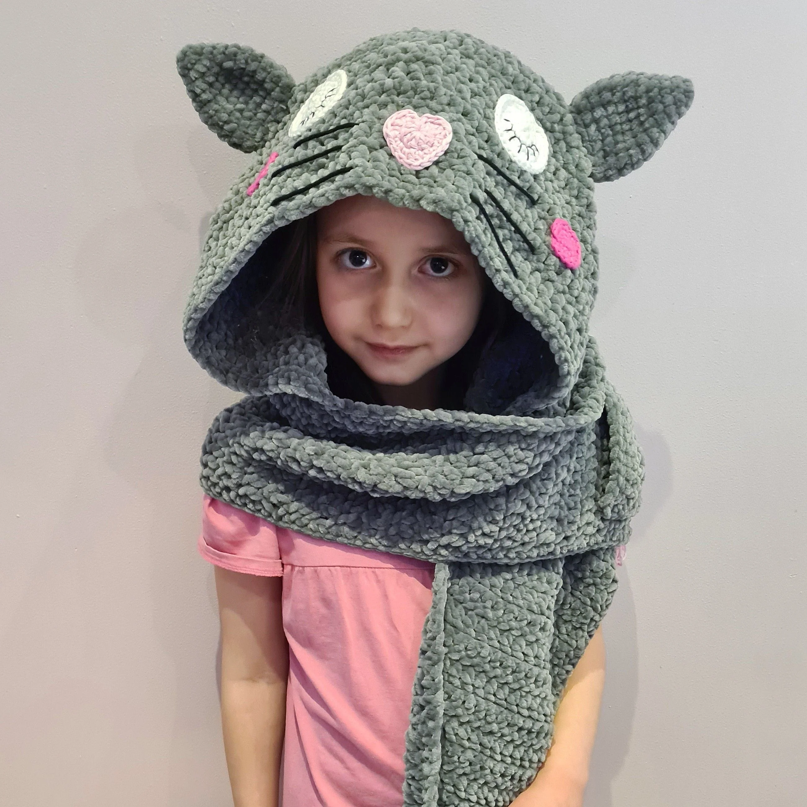 1271-cat-scarf-1.webp