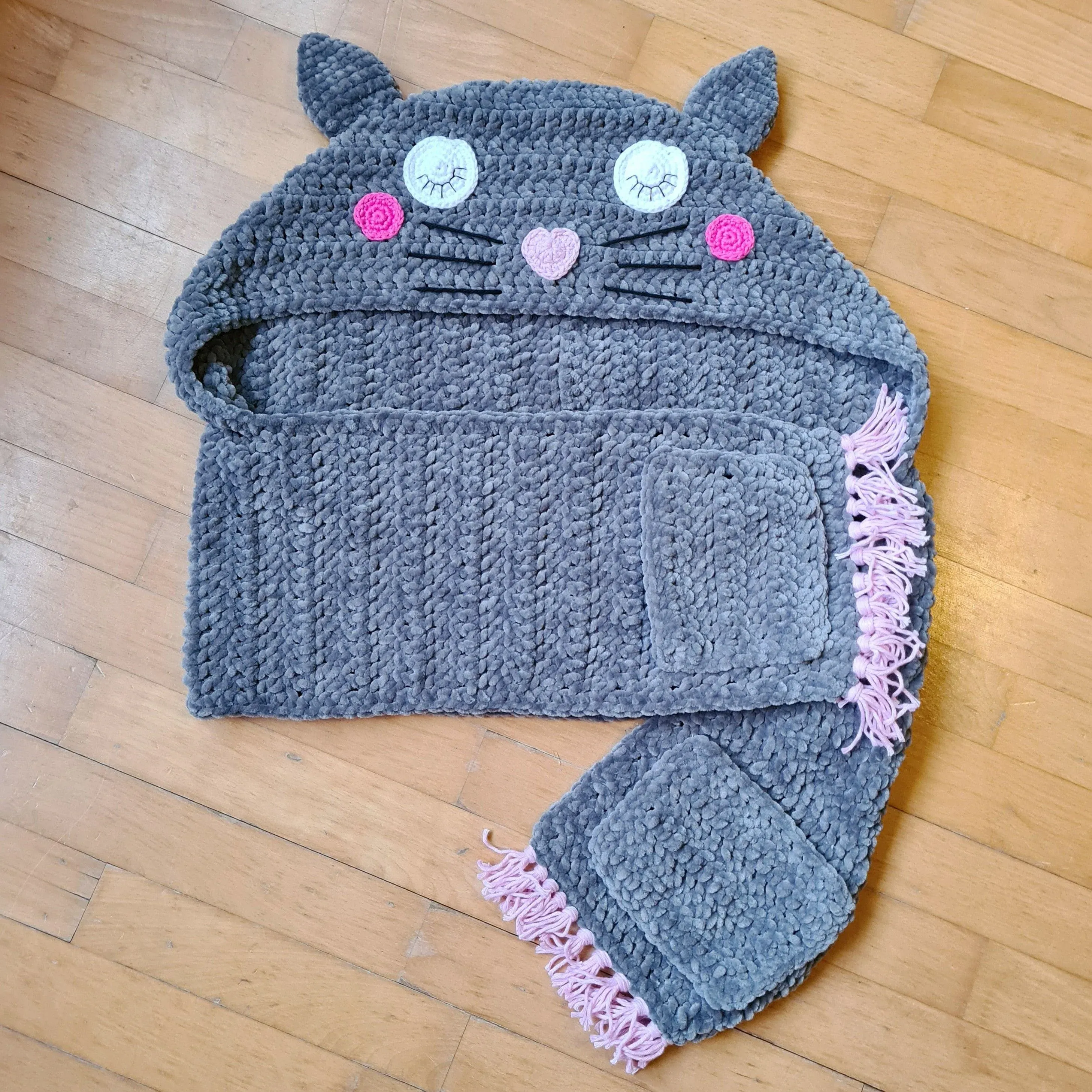 1271-cat-scarf-1.webp