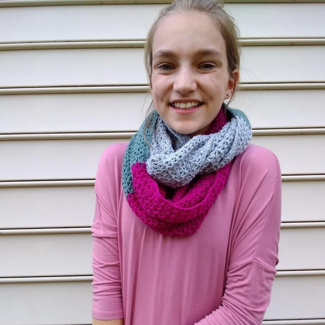 1366-nutcracker-cowl-1.webp
