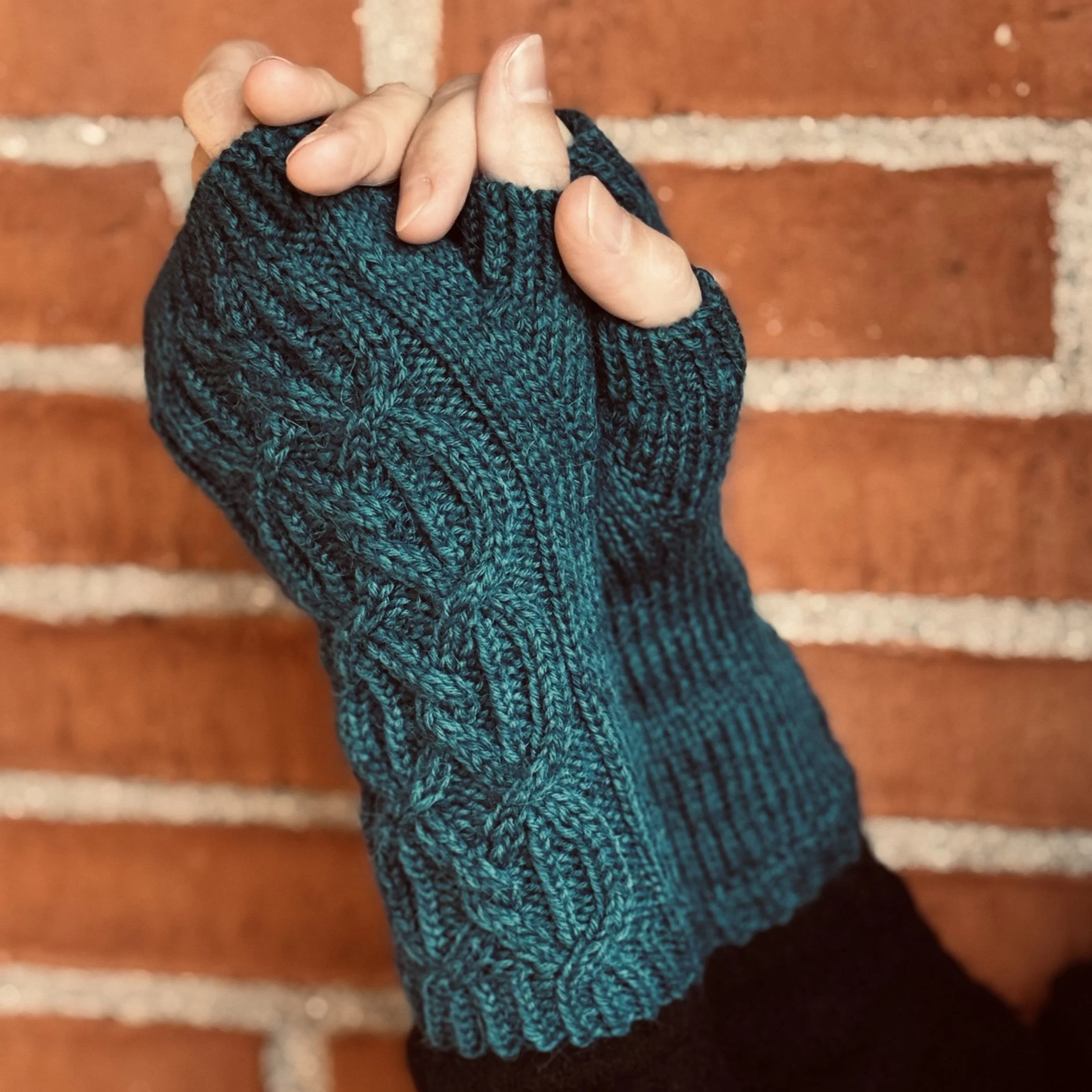 Teal Tales â Wrist warmers