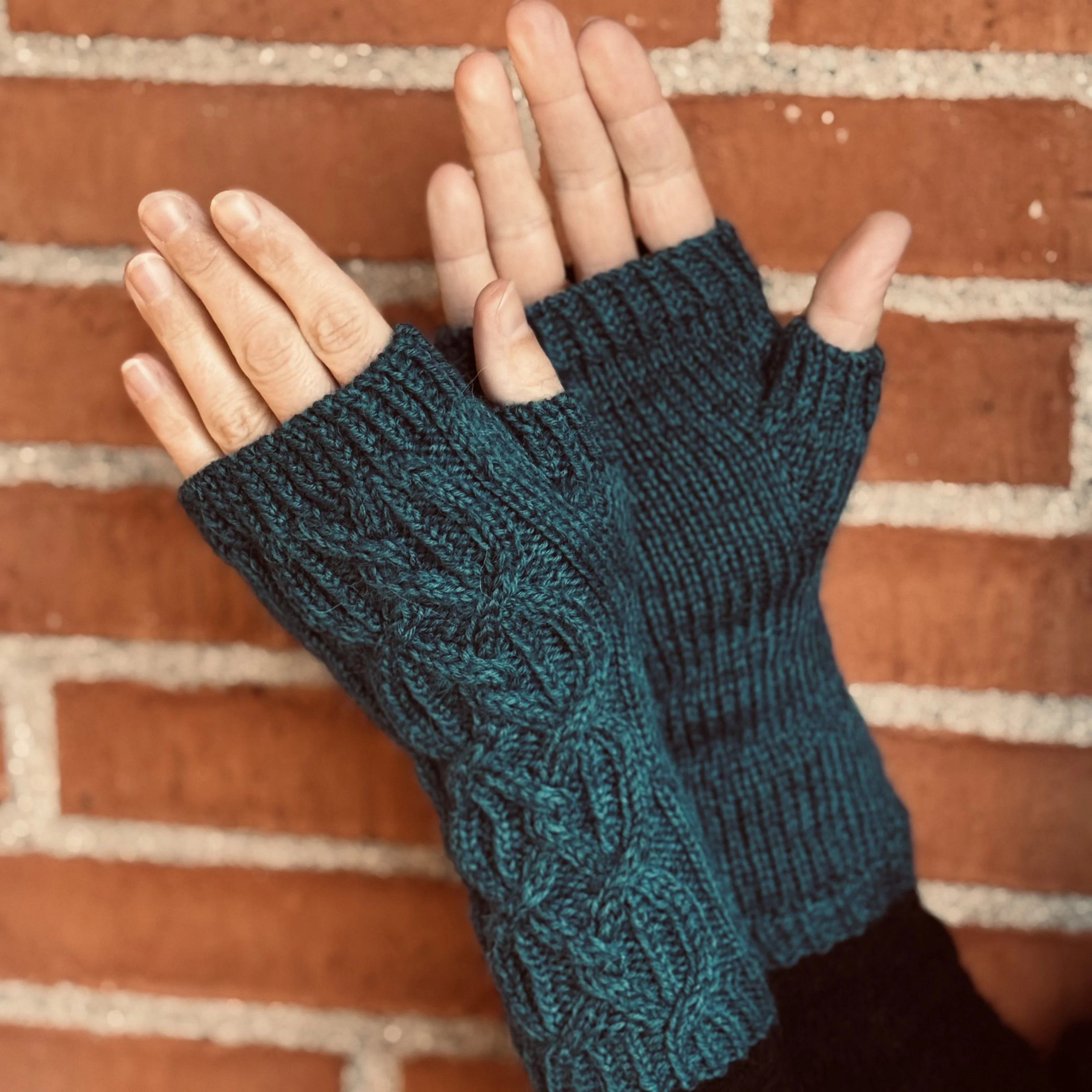 Teal Tales â Wrist warmers