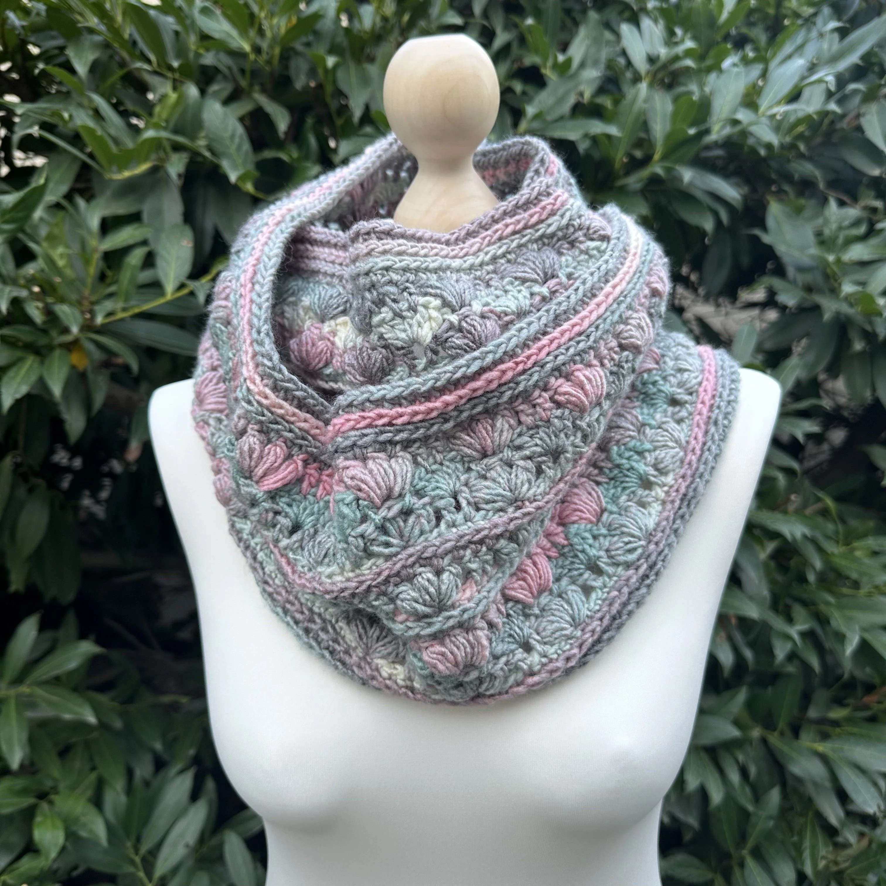 14068-amari-infinity-cowl-1.webp