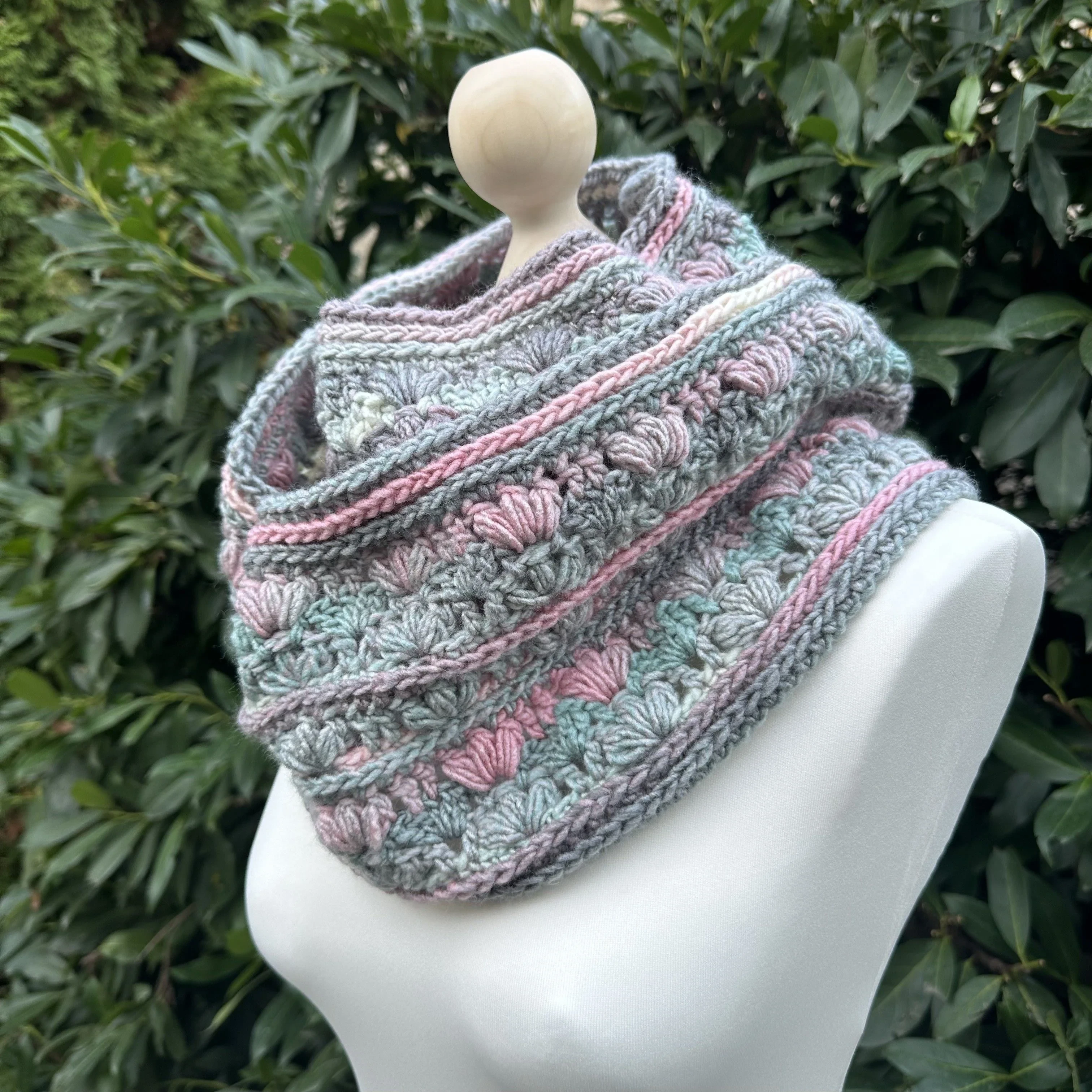 14068-amari-infinity-cowl-1.webp