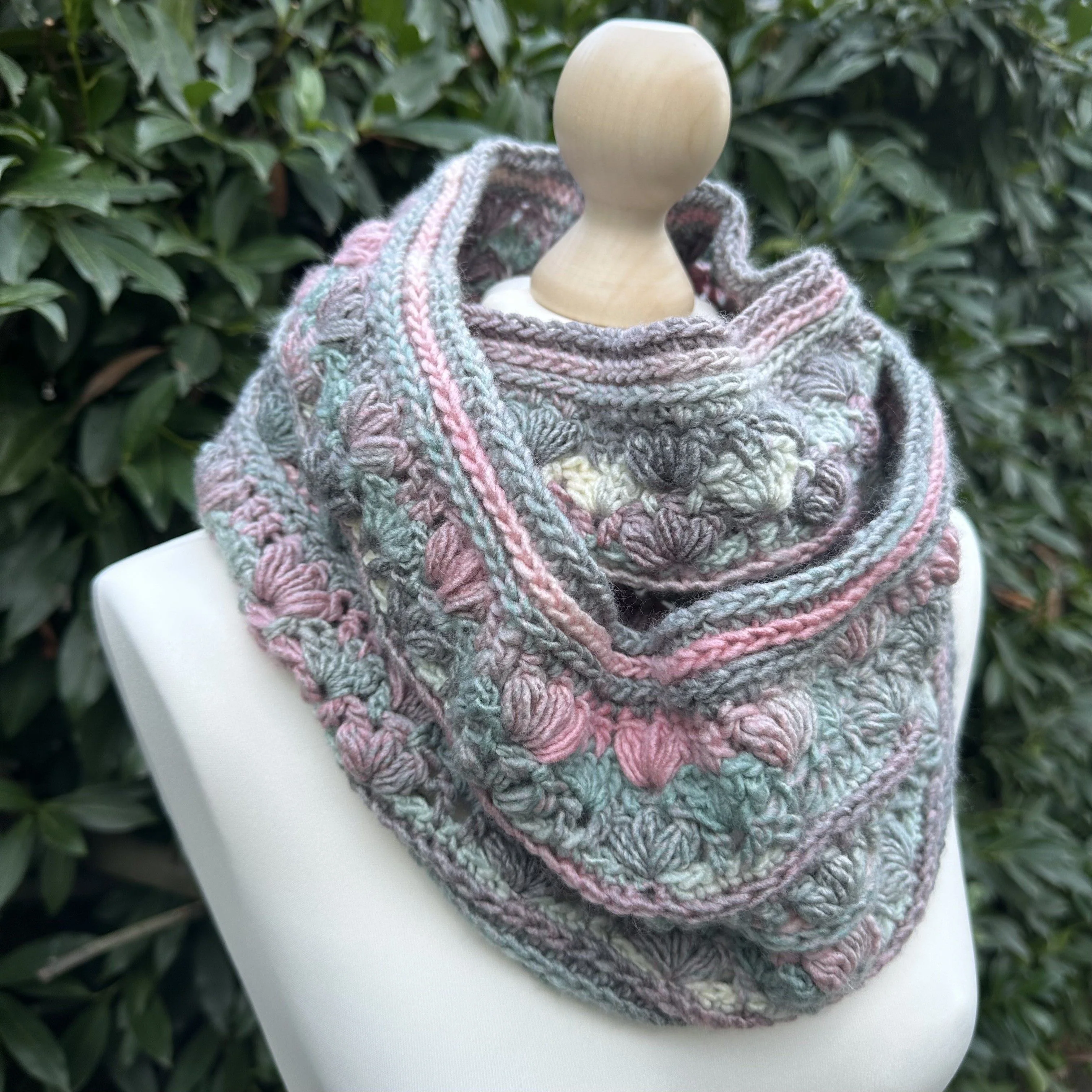 14068-amari-infinity-cowl-1.webp