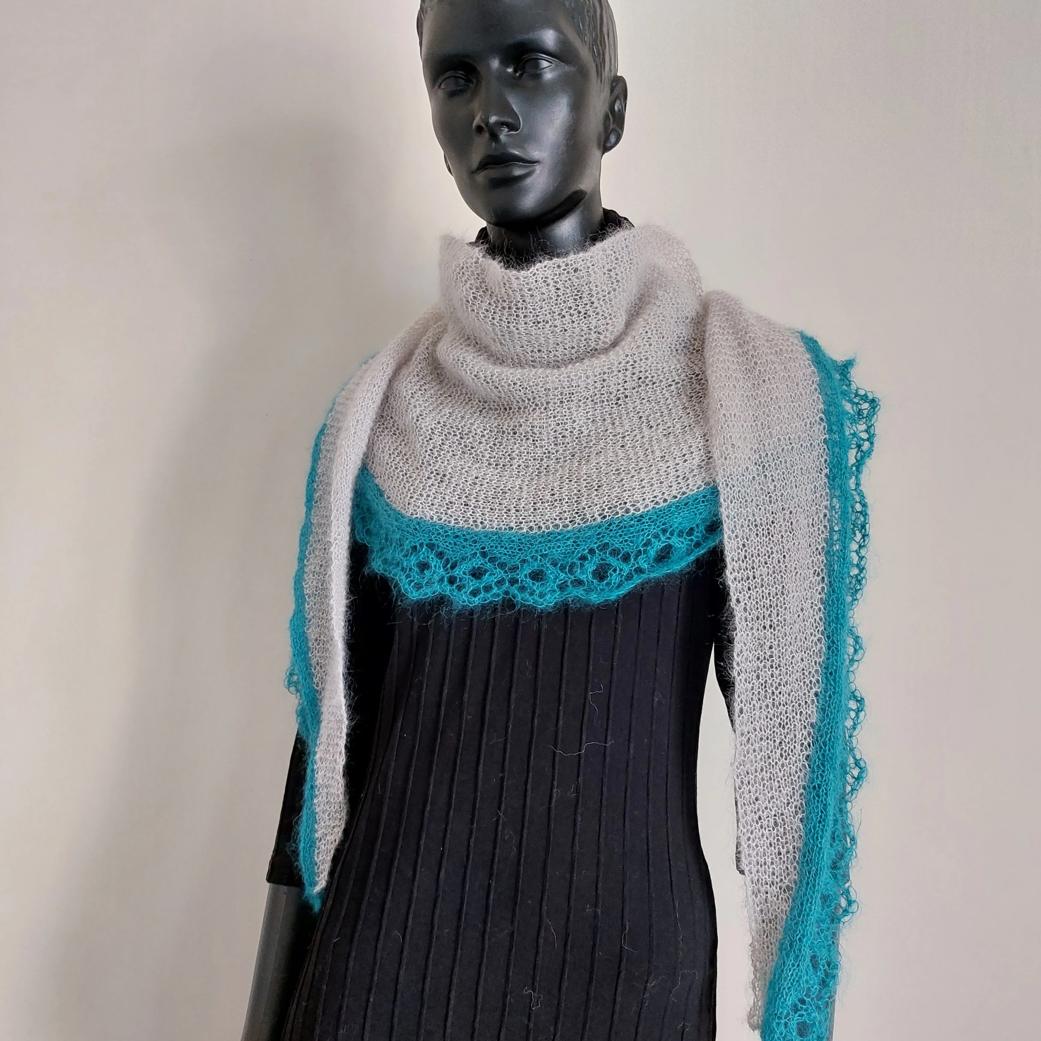Hepatica - Scarf