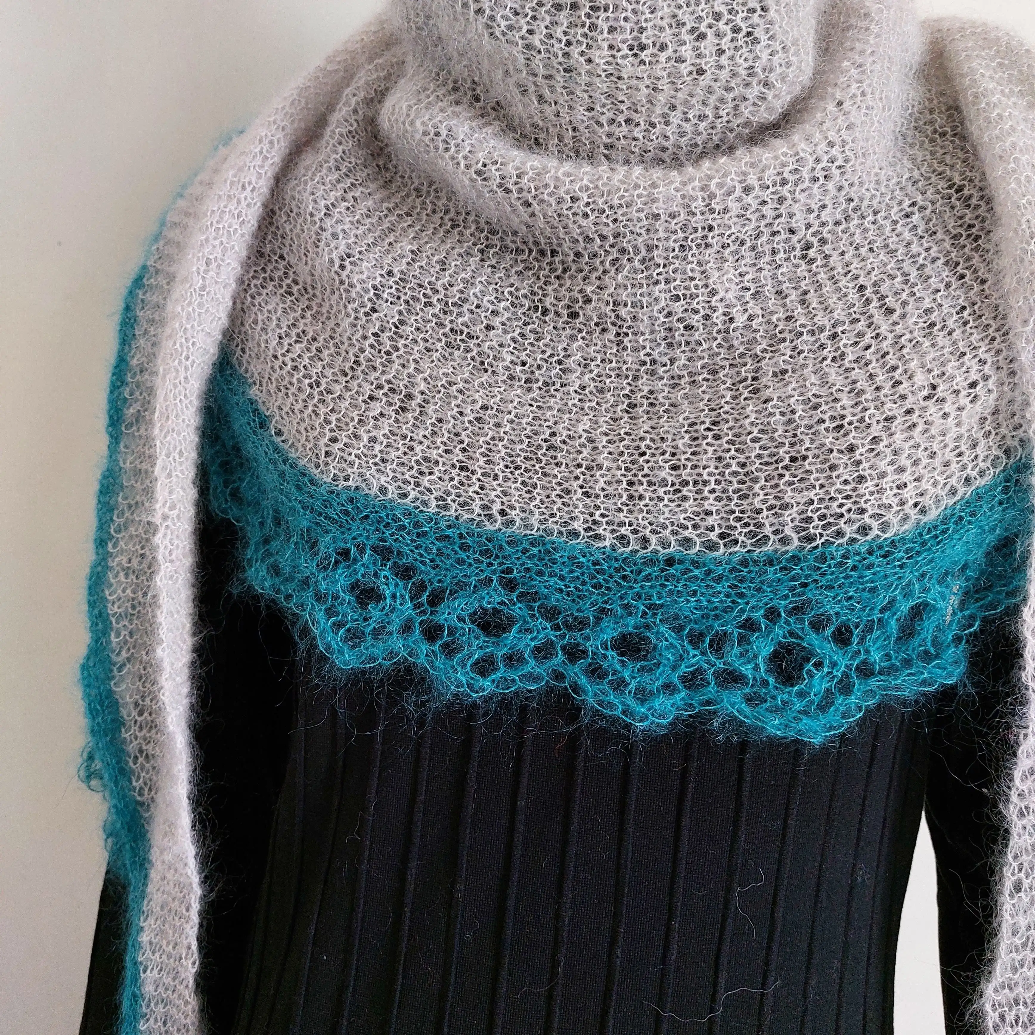 1442-hepatica-scarf-1.webp