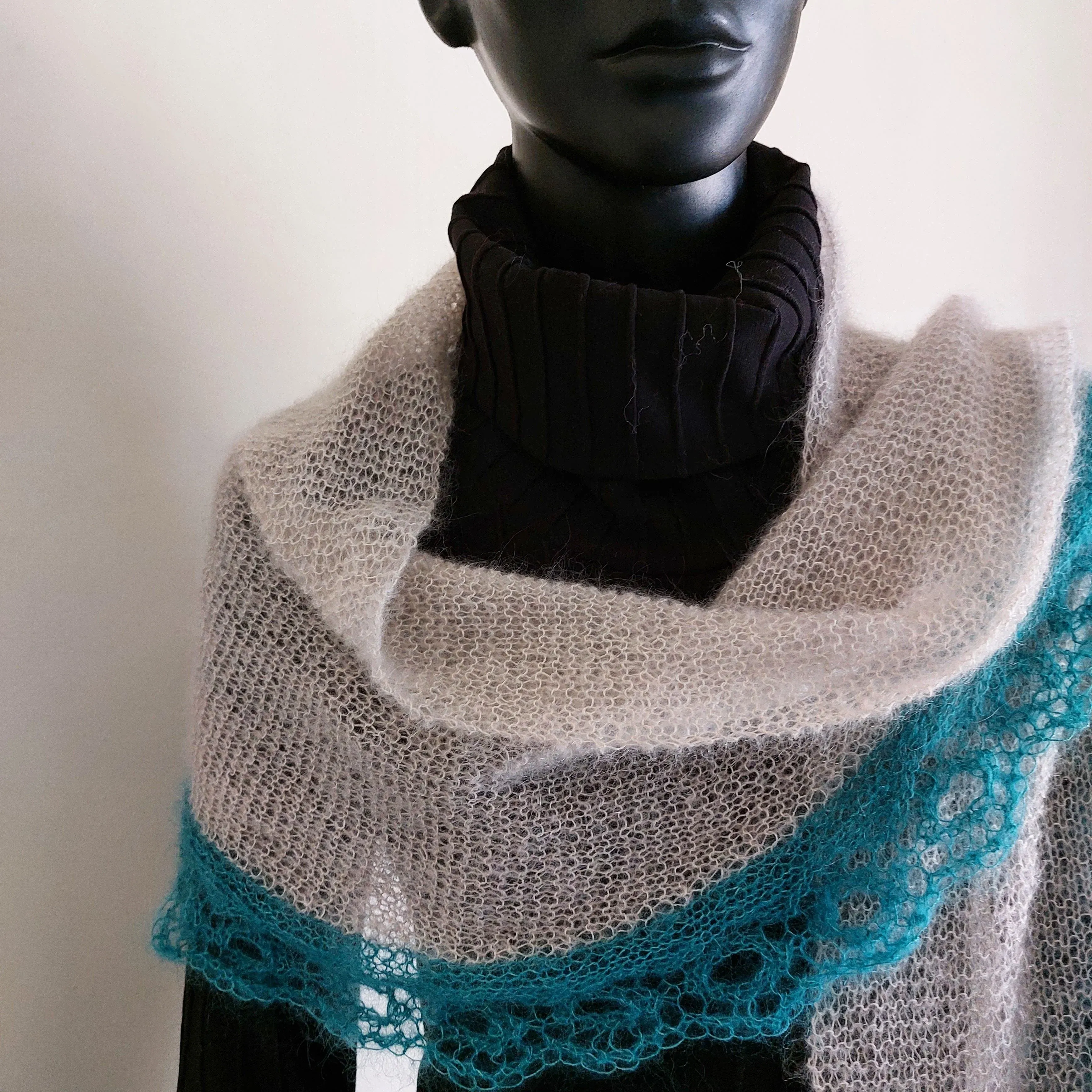 1442-hepatica-scarf-1.webp