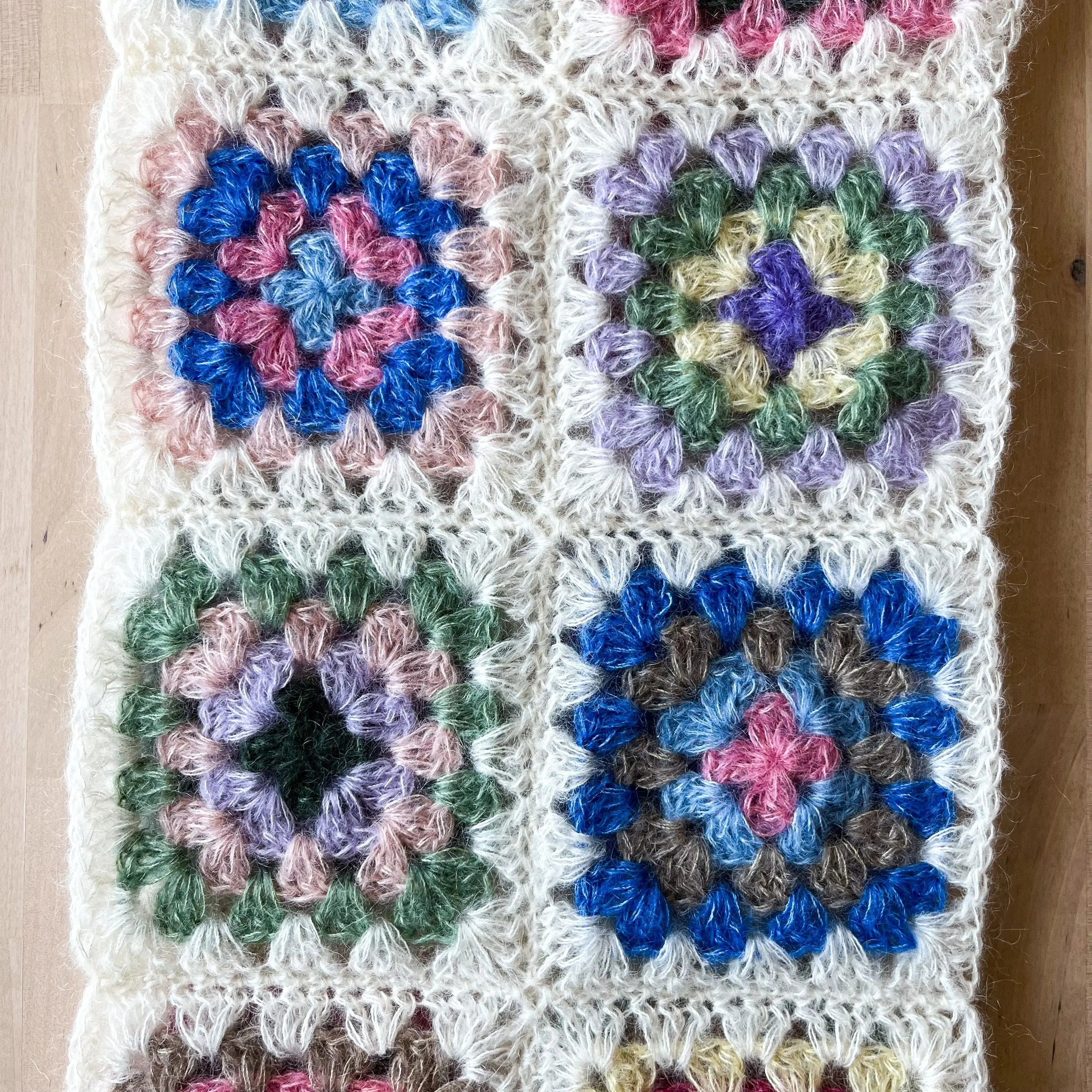 1443-fl-r-scarf-1.webp