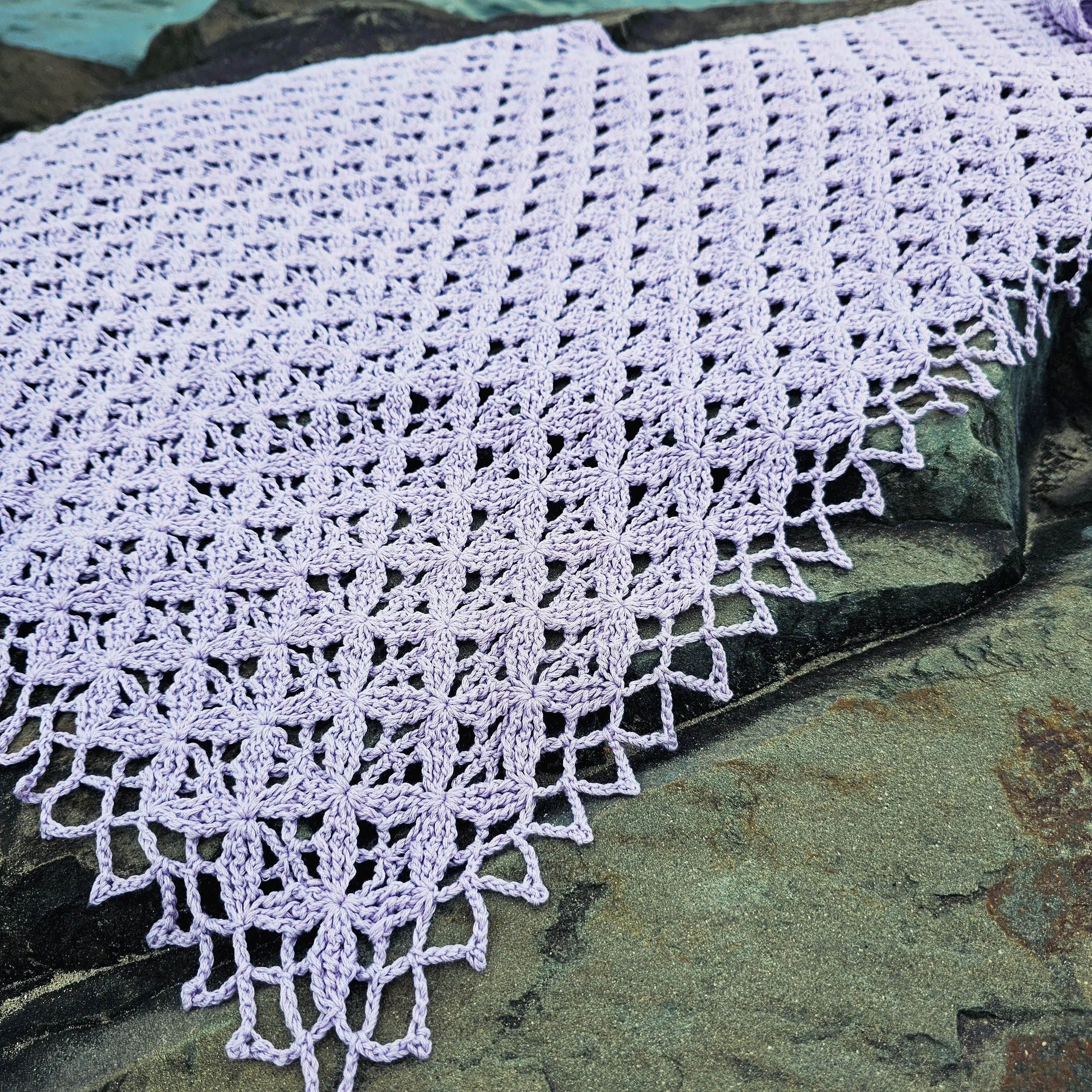14660-purpureal-shawl-1.webp