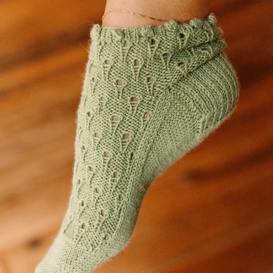 1468-rosmarino-eyelet-ankle-socks-1.webp