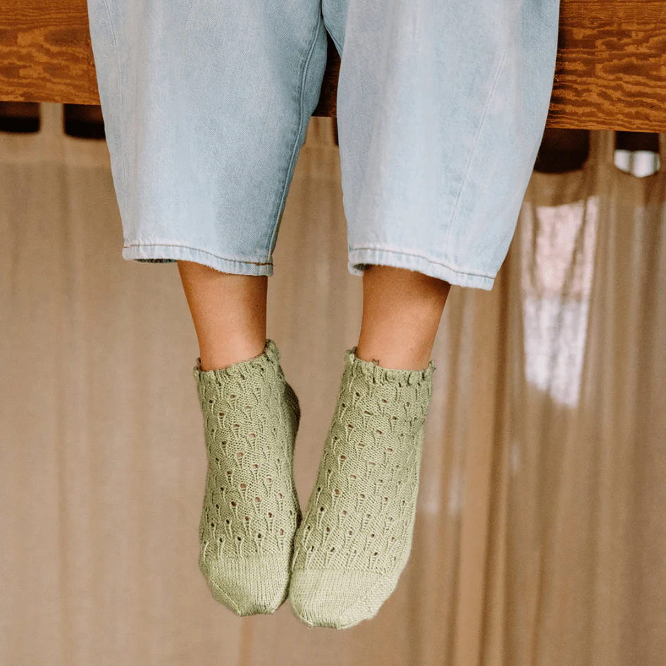 1468-rosmarino-eyelet-ankle-socks-1.webp