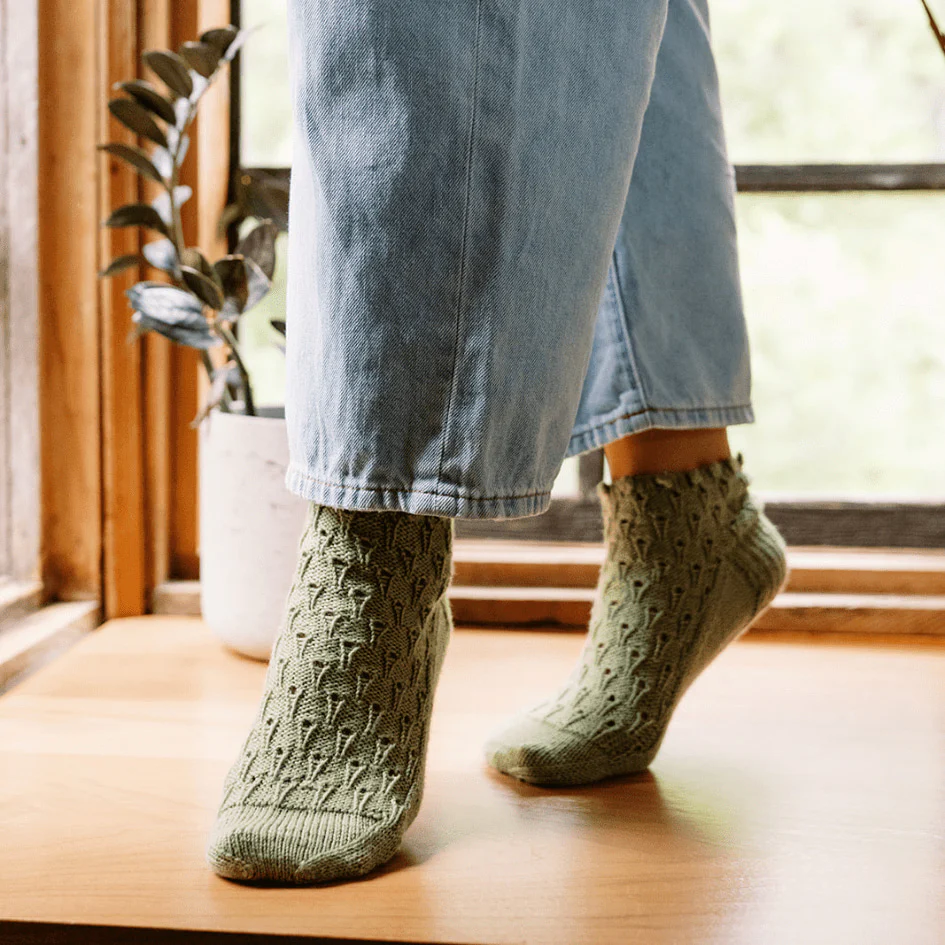 1468-rosmarino-eyelet-ankle-socks-1.webp