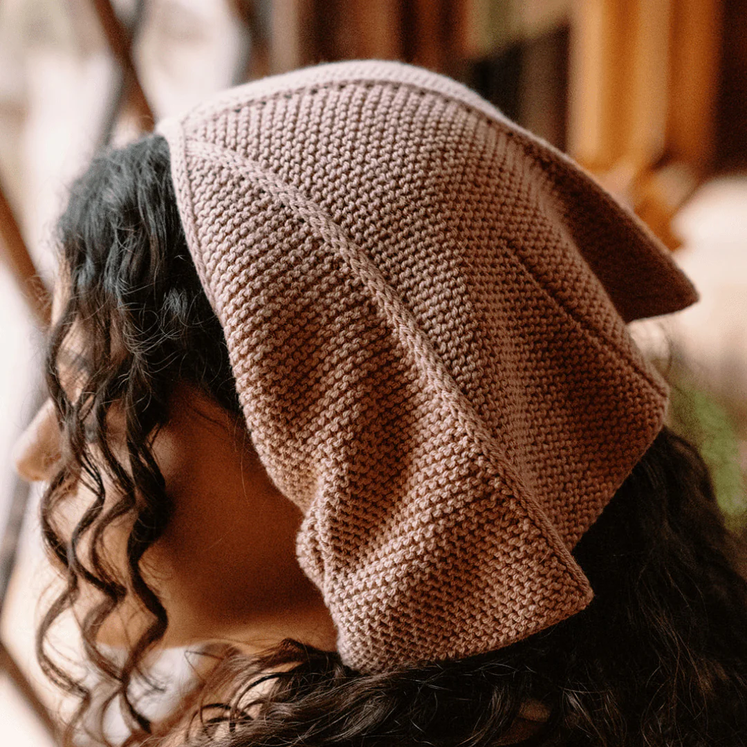 1475-wheel-window-bandana-with-ties-1.webp