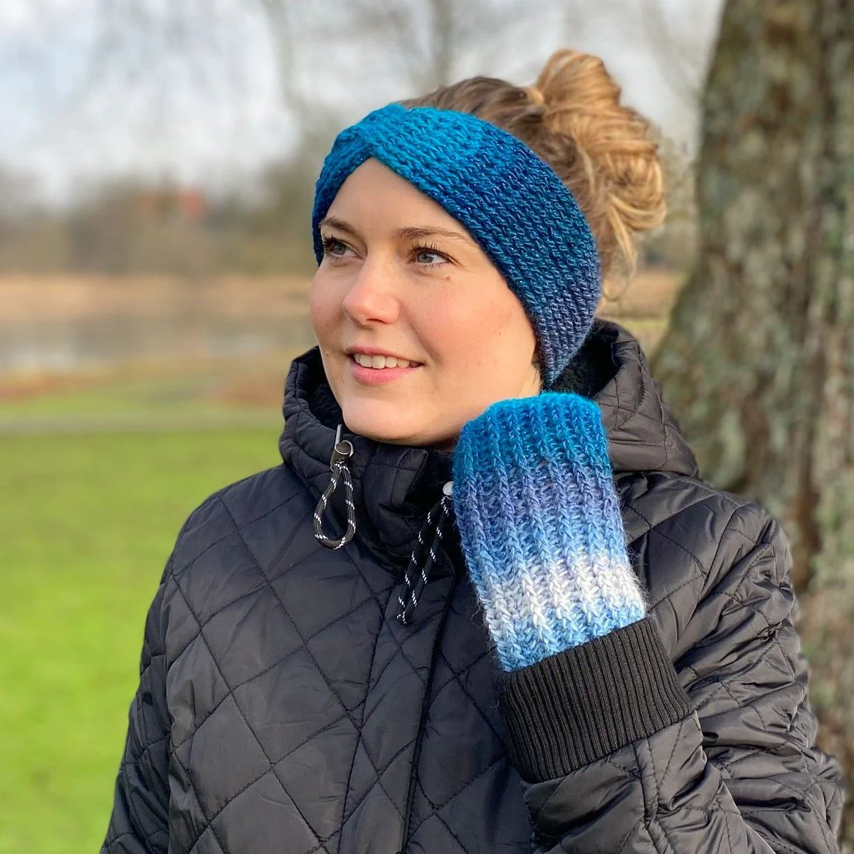 14812-havskum-wrist-warmers-1.webp