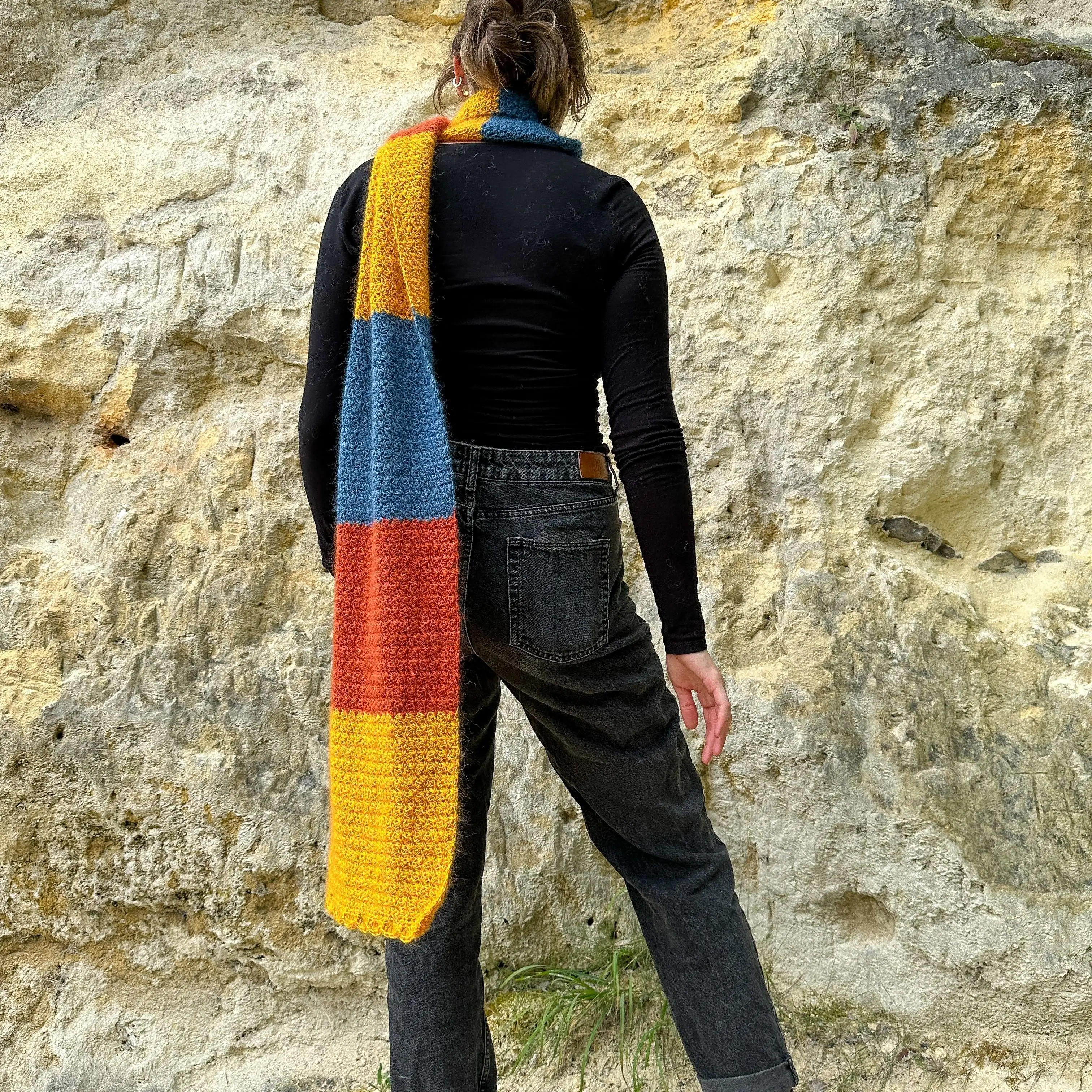 1489-valencia-scarf-1.webp