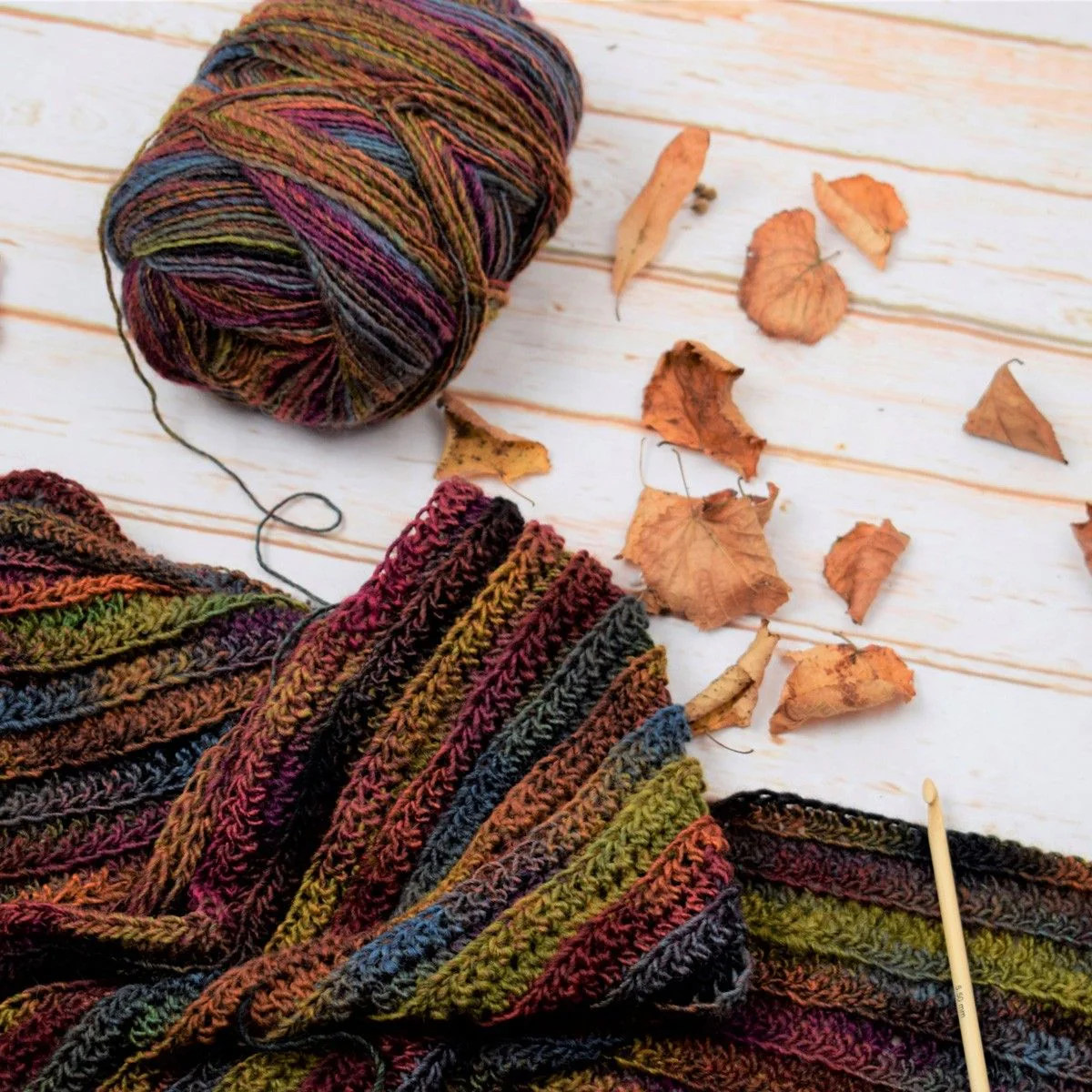 15272-winter-glow-cowl-1.webp