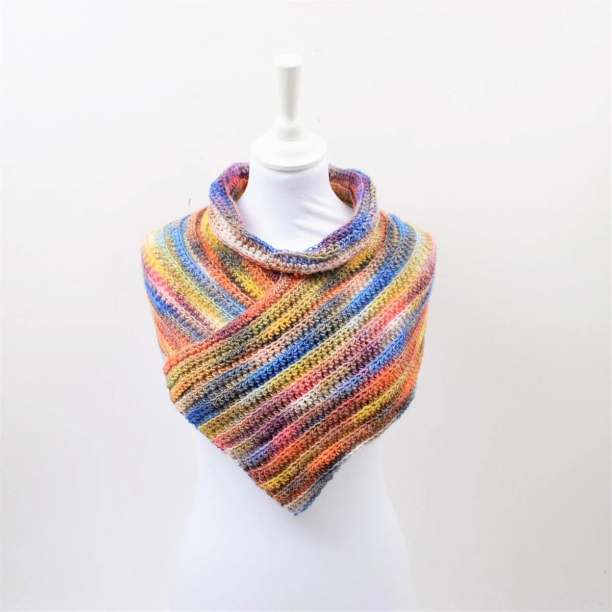 15272-winter-glow-cowl-1.webp