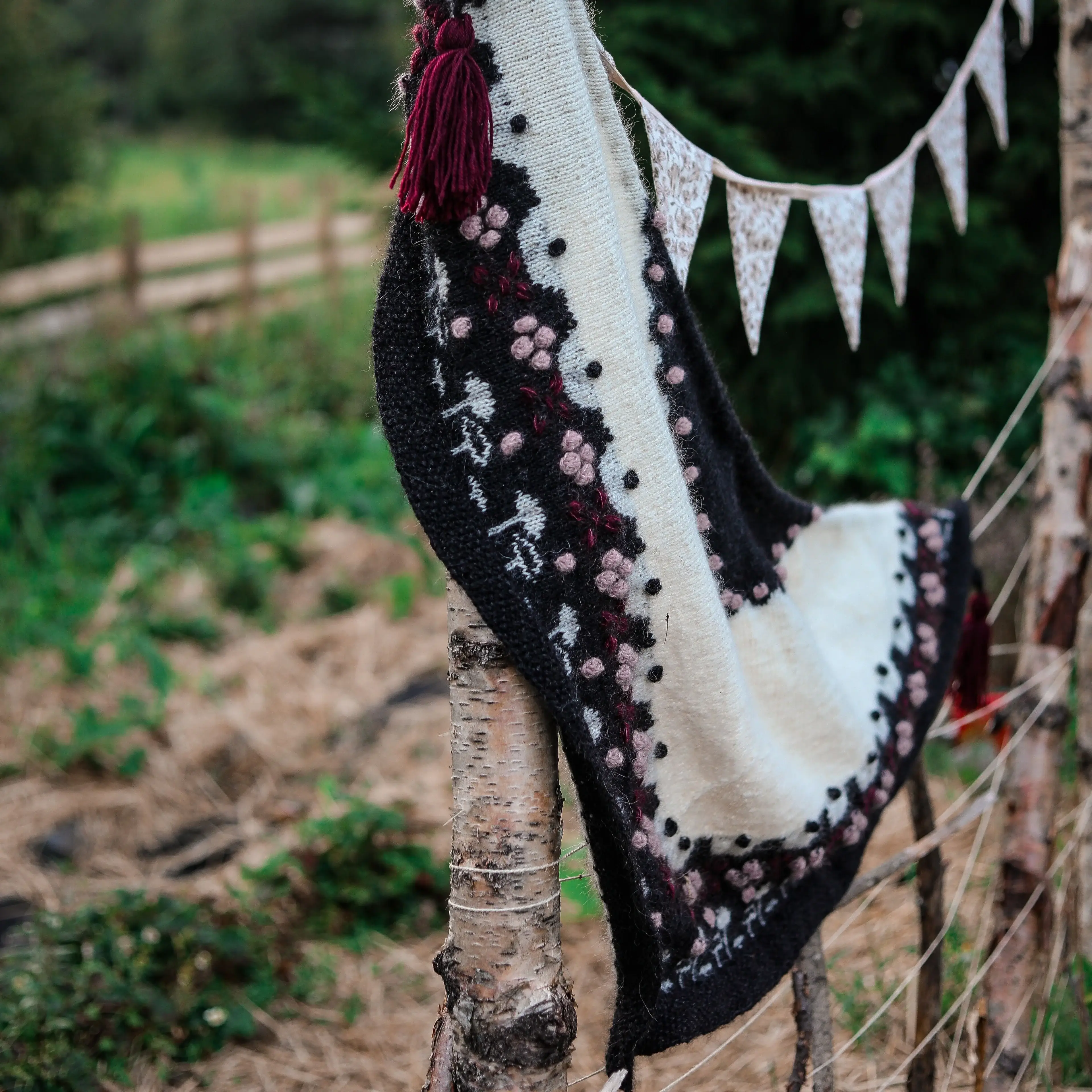 15528-woodland-shawl-1.webp