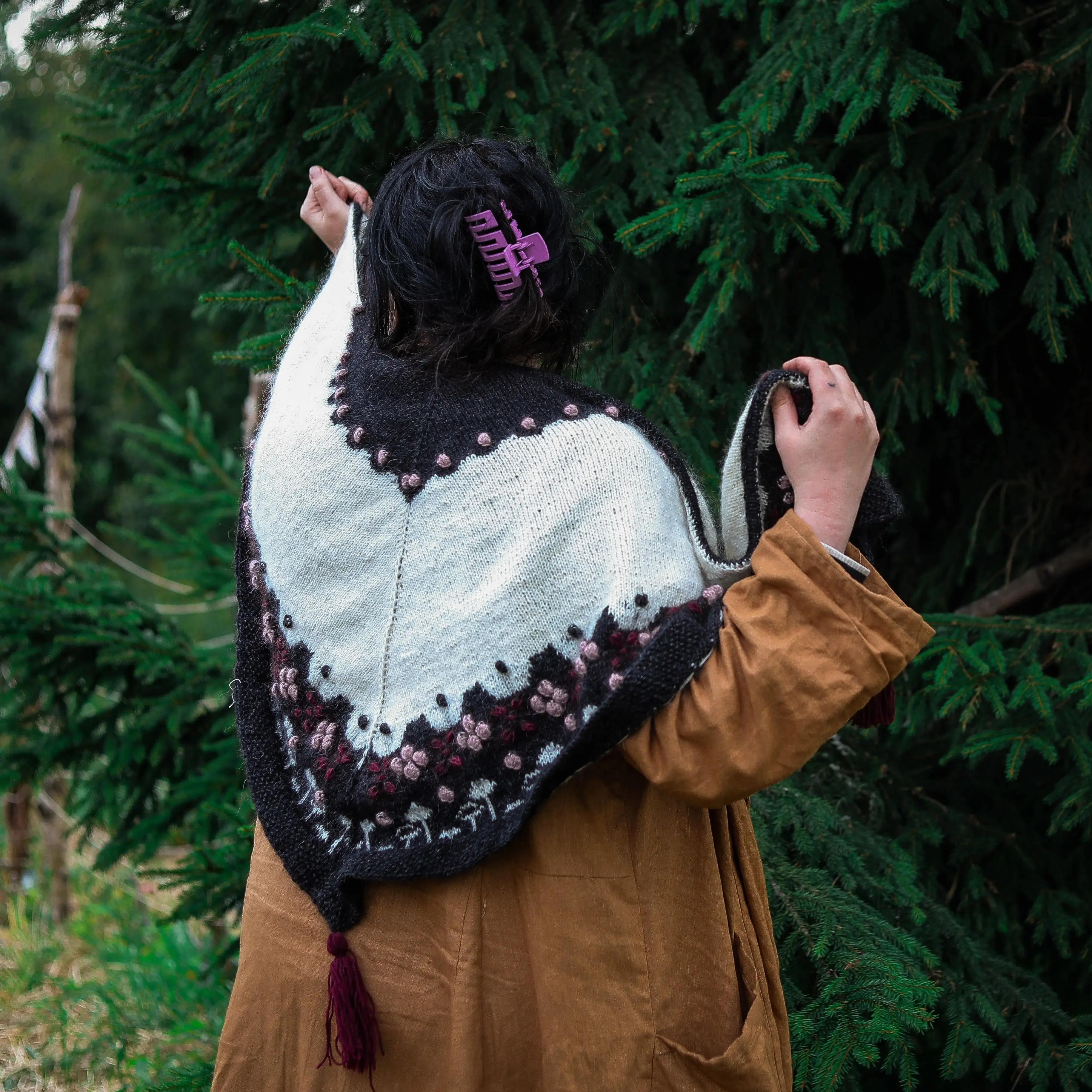 15528-woodland-shawl-1.webp