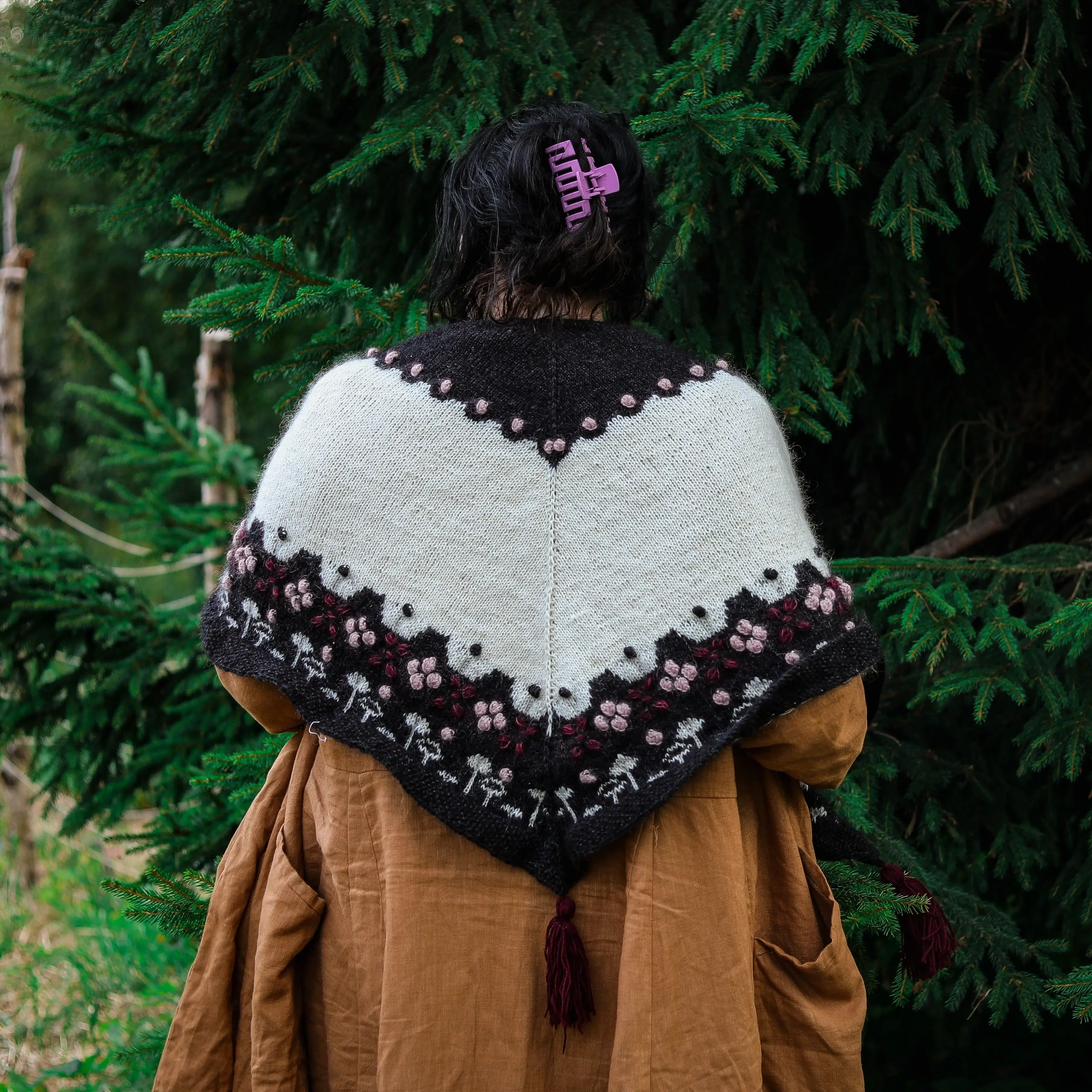 15528-woodland-shawl-1.webp