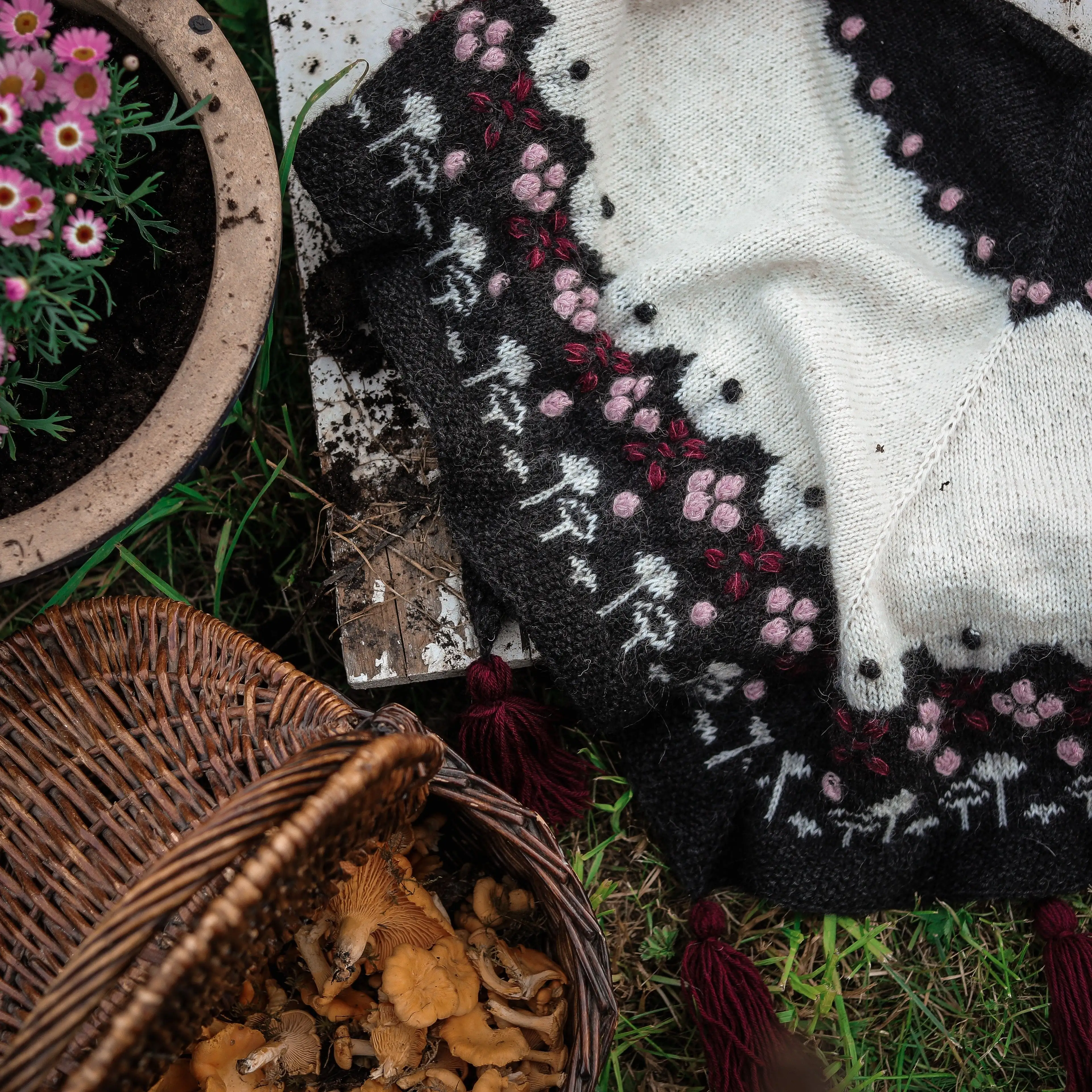 15528-woodland-shawl-1.webp