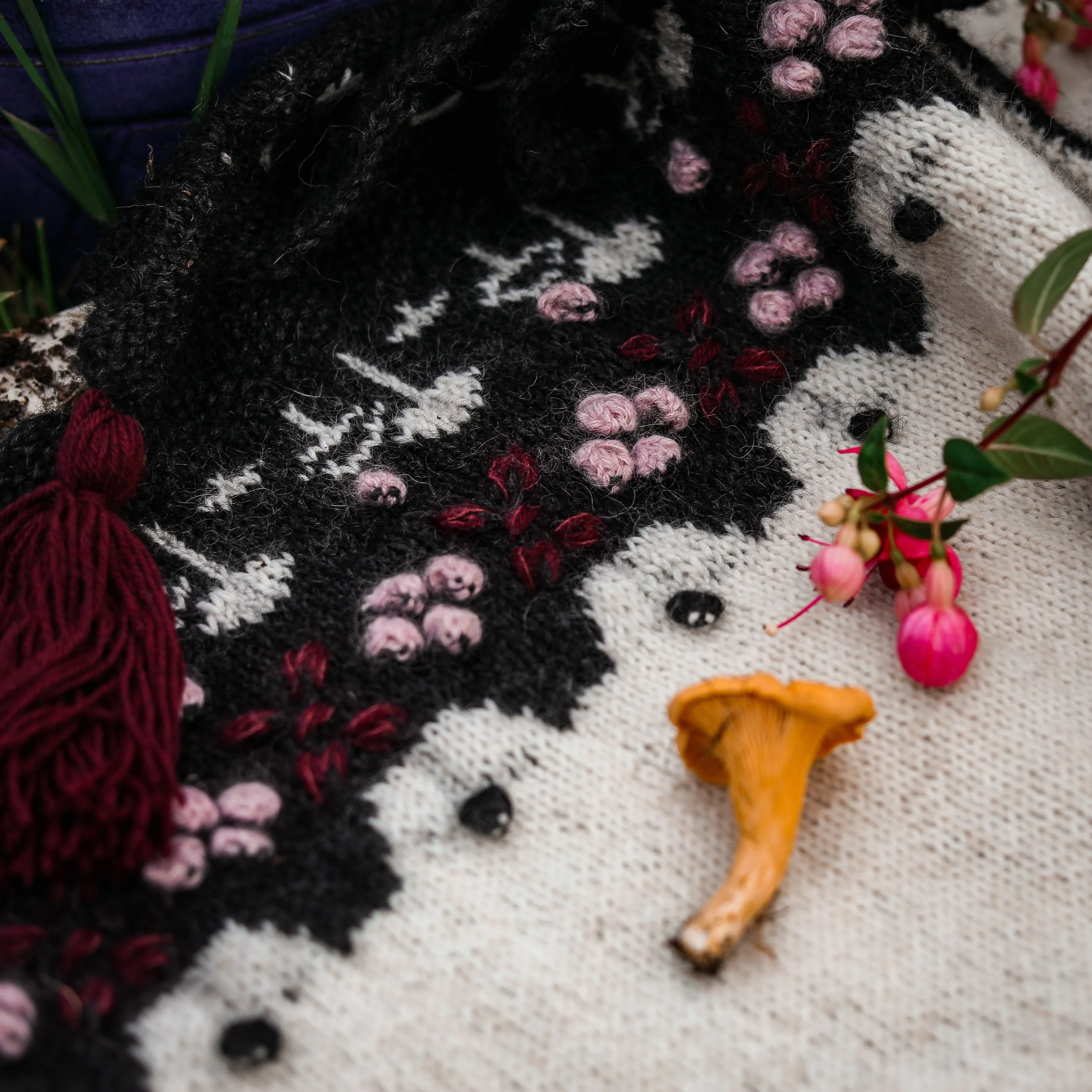 15528-woodland-shawl-1.webp