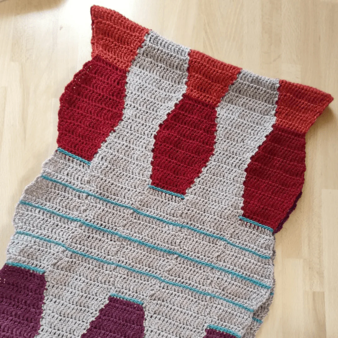 1555-hexagon-scarf-1.webp